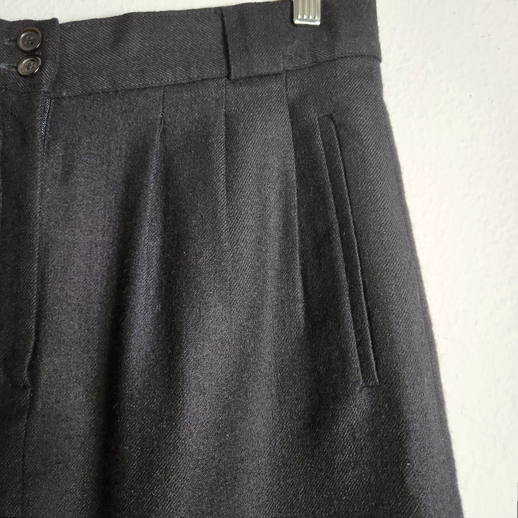 Vintage VINTAGE Giorgio Sant'Angelo Womens Skirt Black Pleated Wool with Pockets Size 8 Size 30" / US 8 / IT 44 - 2 Thumbnail