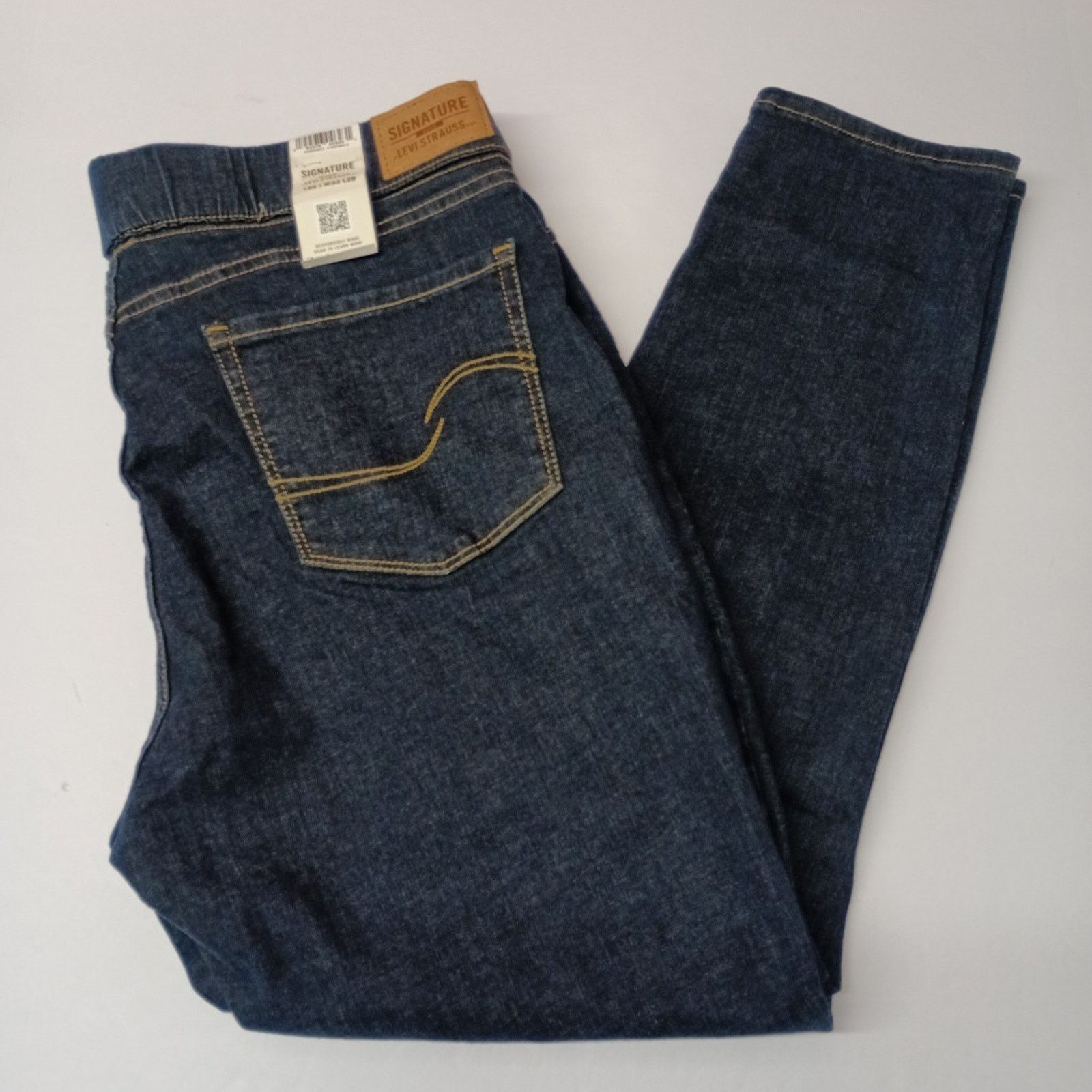 Levi's Levi Strauss Shaping Pull-On Skinny Jeans Size 16S 33x28 Size 38" / US 16 / IT 52 - 1 Thumbnail