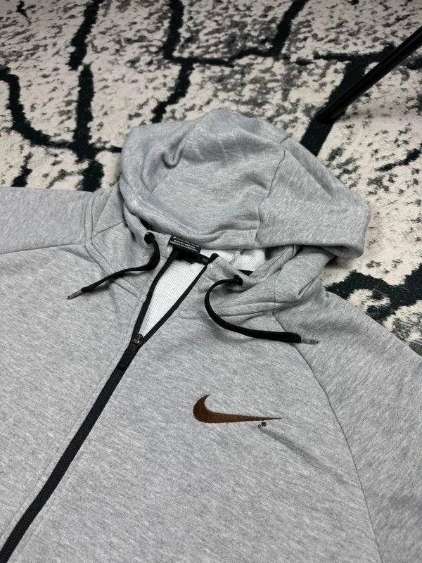 Nike Nike logo gray brown swoosh zip hoodie XL Size US XL / EU 56 / 4 - 3 Thumbnail