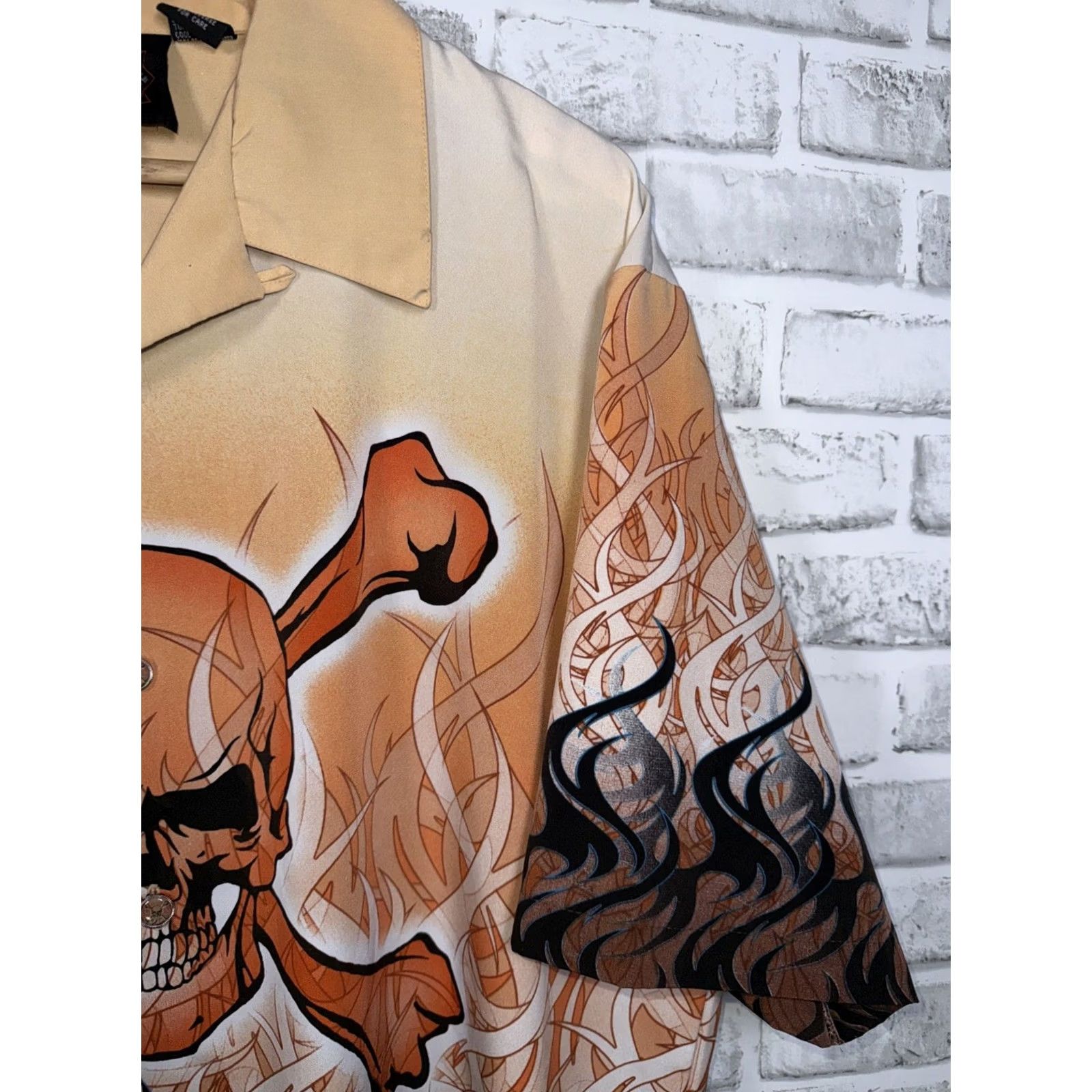Vintage DRAGONFLY ROADHOUSE Shirt Mens XL Orange Skull Flames Short Sleeve Button-Up Size US XL / EU 56 / 4 - 3 Thumbnail
