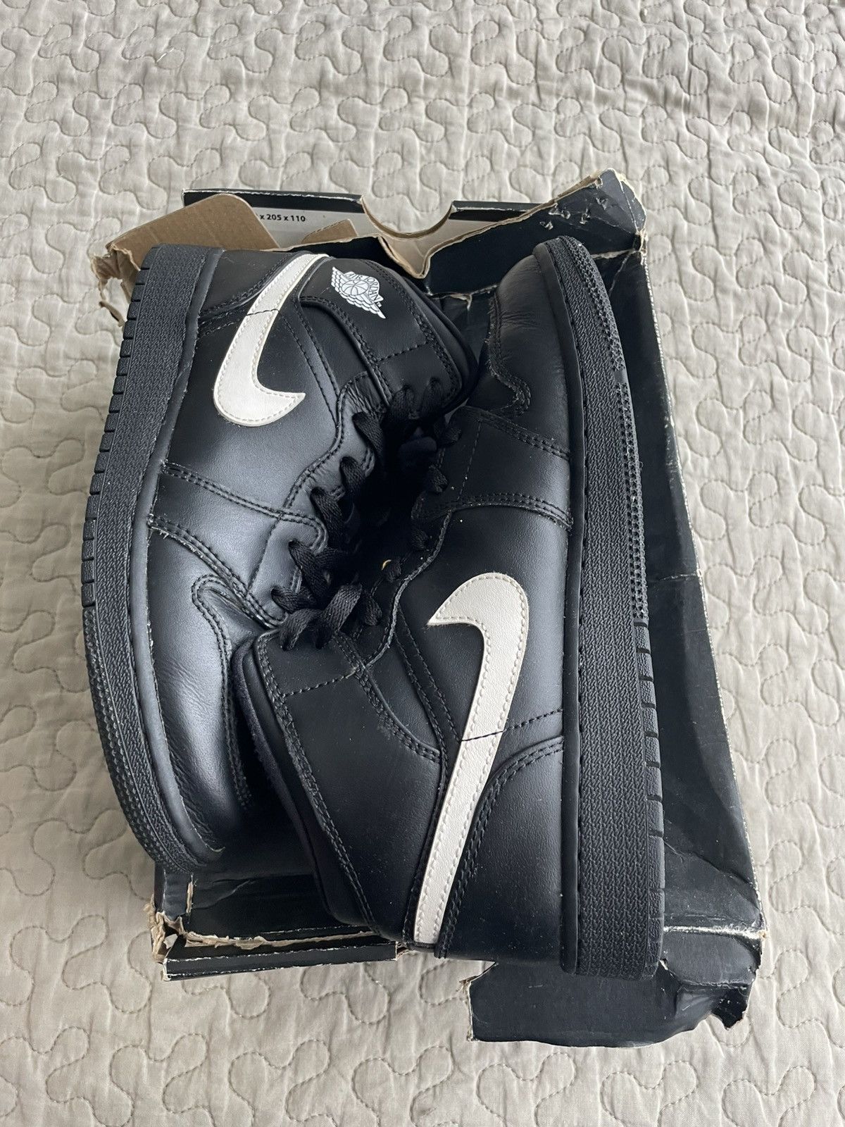 Jordan Brand Jordan 1 mid speckle Size US 6 / EU 39 - 1 Thumbnail