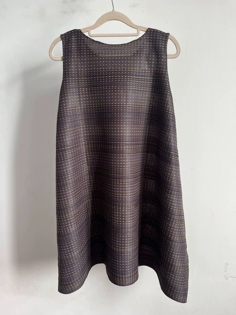 Issey Miyake Issey Miyake size:one size Brown pleated vest Size XS / US 0-2 / IT 36-38 - 2 Thumbnail