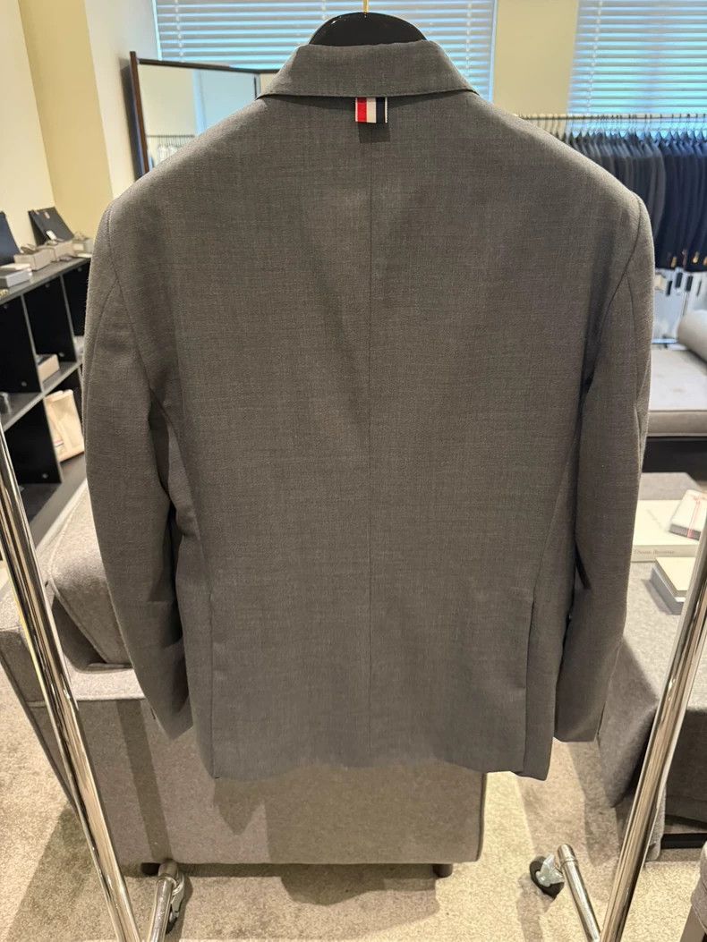 Thom Browne THOM BROWNE2Classic Medium Grey Solid Blazer 2502-Nextarrow Size 46S - 2 Thumbnail