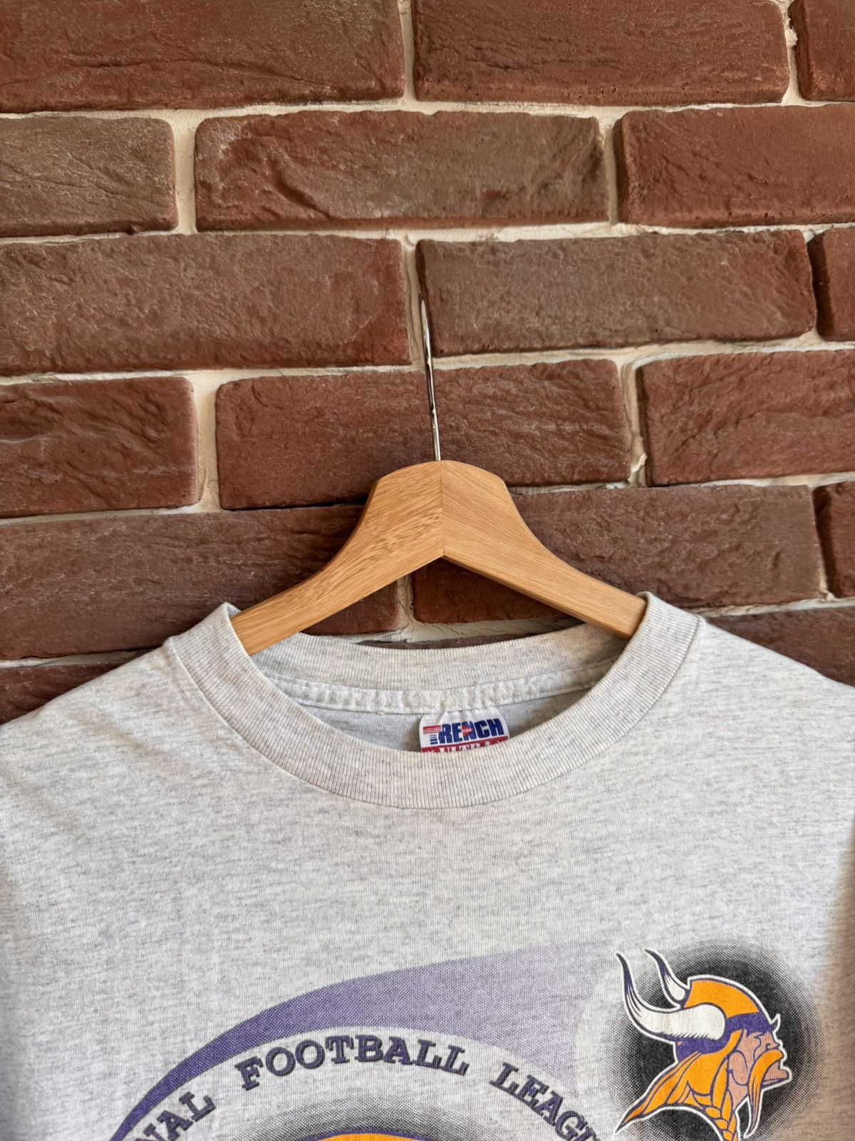 NFL Vintage Minnesota Vikings Tee 90s NFL NHL NBA HYPE STREETWEA Size US L / EU 52-54 / 3 - 6 Thumbnail