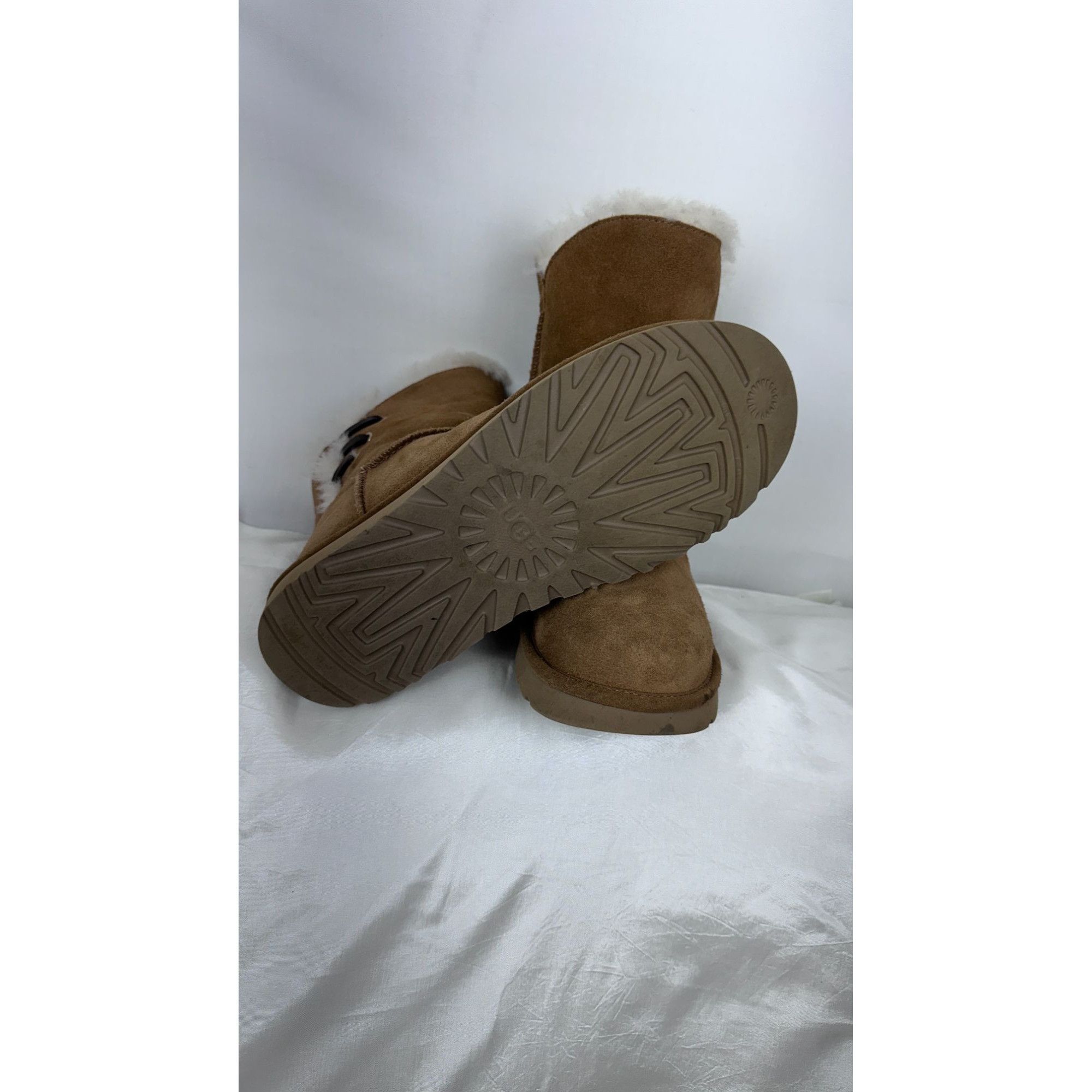 Ugg UGG Womens Brown Suede & Sheepskin Lined Winter Boots Size 8 Size US 8 / IT 38 - 8 Thumbnail