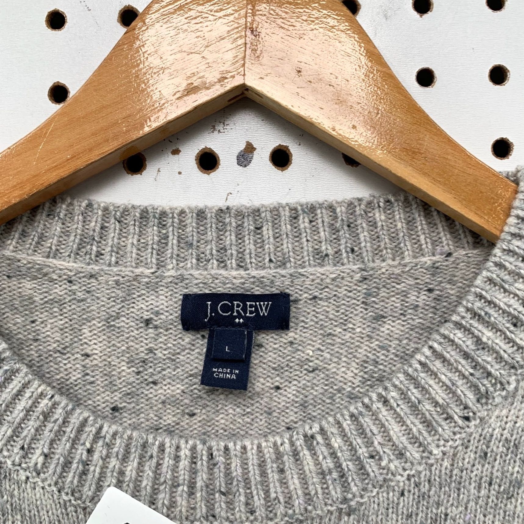 J.Crew J.Crew Wool Sweater Mens Large Gray Knit Crewneck Elbow Faux Leather Regular Fit Pullover Casual Wool Sweater Mens Large Gray Crewneck Vintage No N/A Size US L / EU 52-54 / 3 - 3 Thumbnail