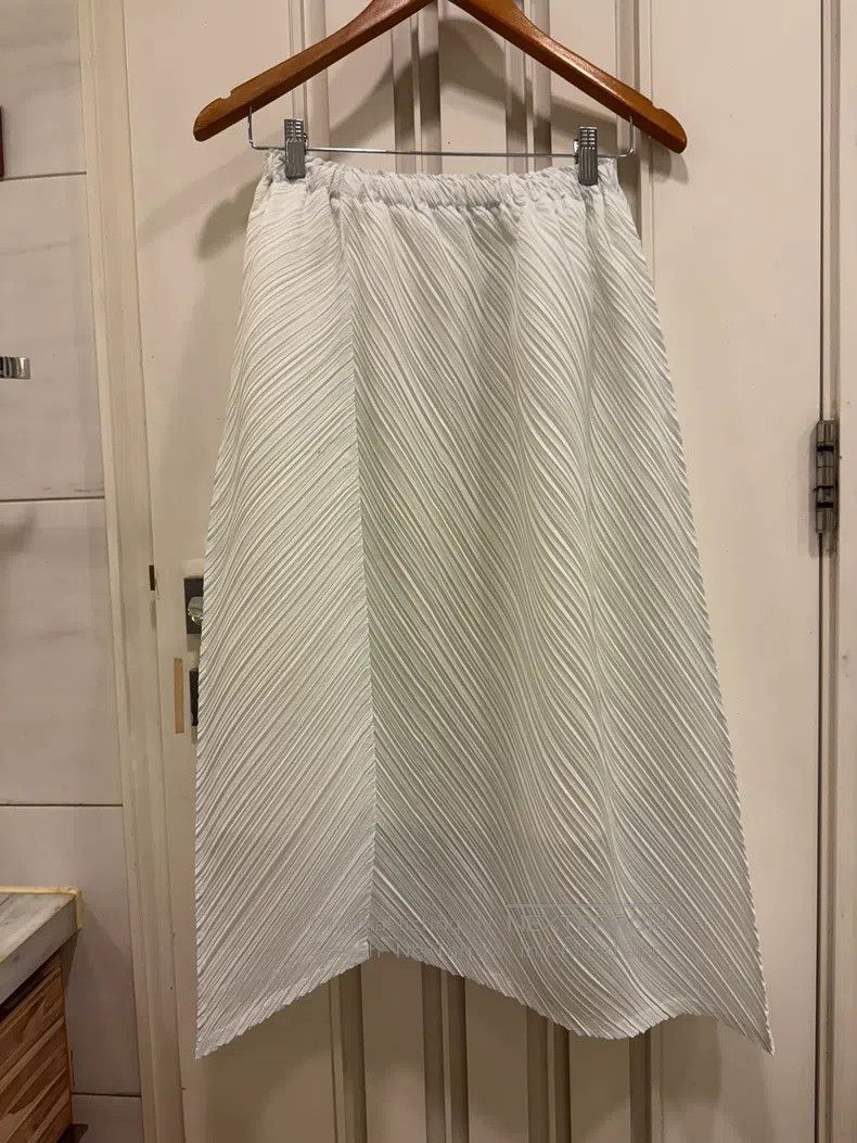 Issey Miyake Issey Miyake size:3 White Skirt Size 31" - 2 Thumbnail