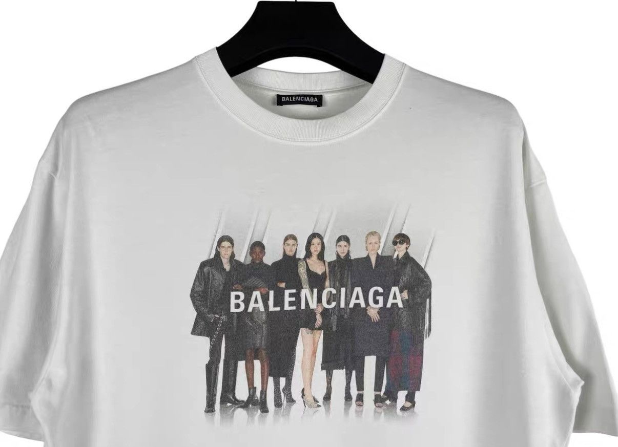 Balenciaga Balenciaga Portrait Print Short Sleeve T‑shirt J31 Size US S / EU 44-46 / 1 - 3 Thumbnail