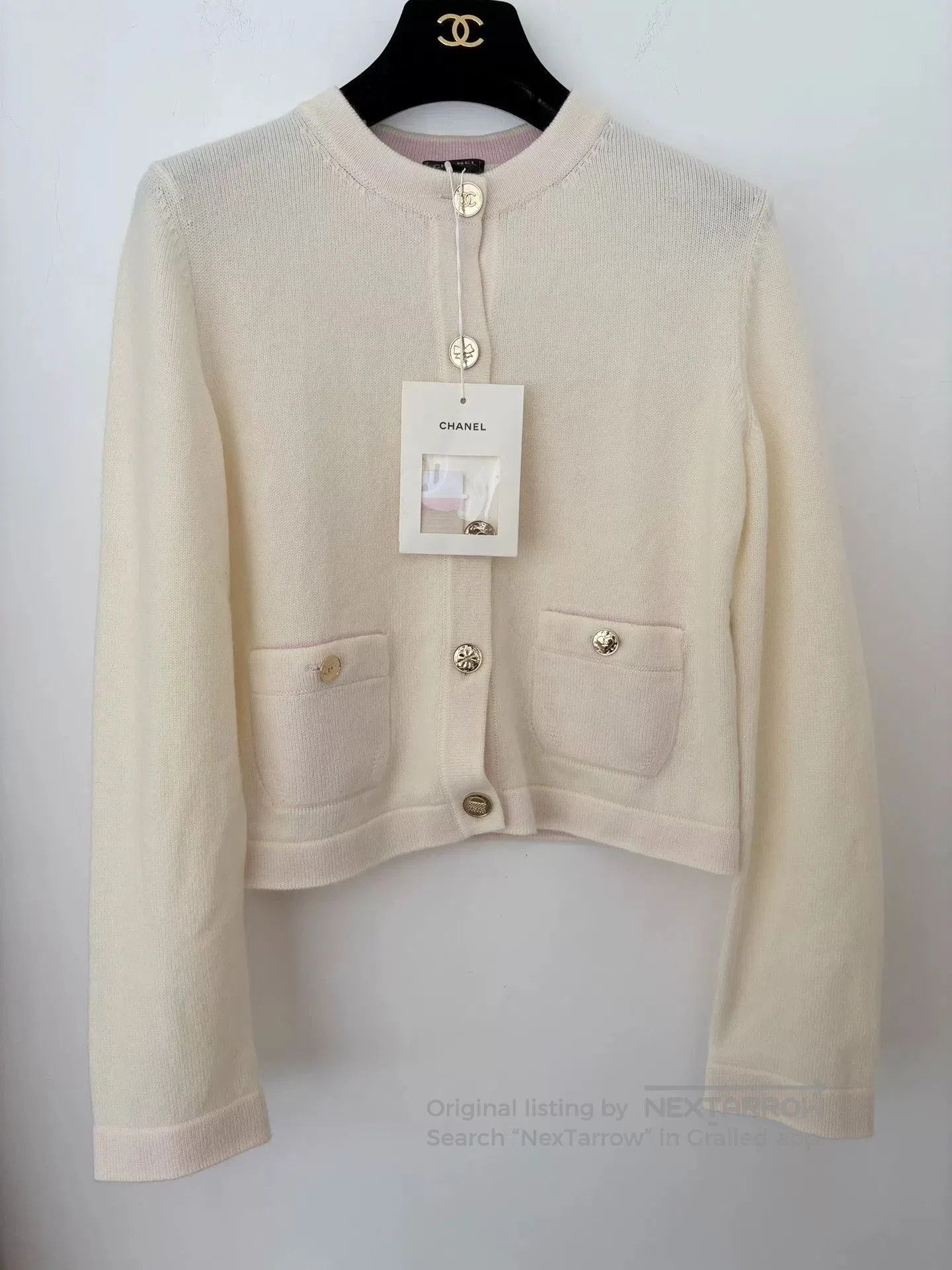 Chanel Chanel 25B White Knit Cardigan. Size US S / EU 44-46 / 1 - 1 Thumbnail