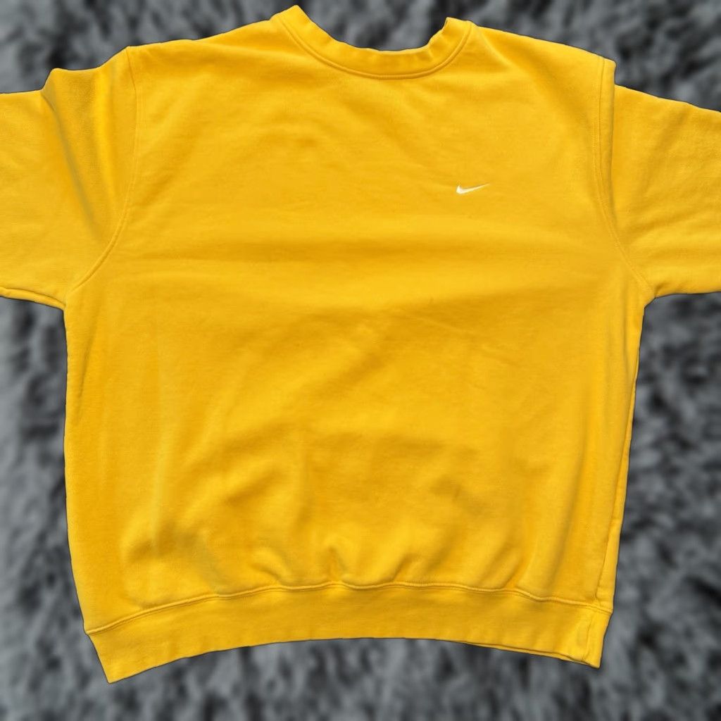 Nike VINTAGE Nike Sweatshirt Crewneck Mens XL Yellow 2000s Y2K Silver Tag Mini Swoosh Size US XL / EU 56 / 4 - 1 Thumbnail