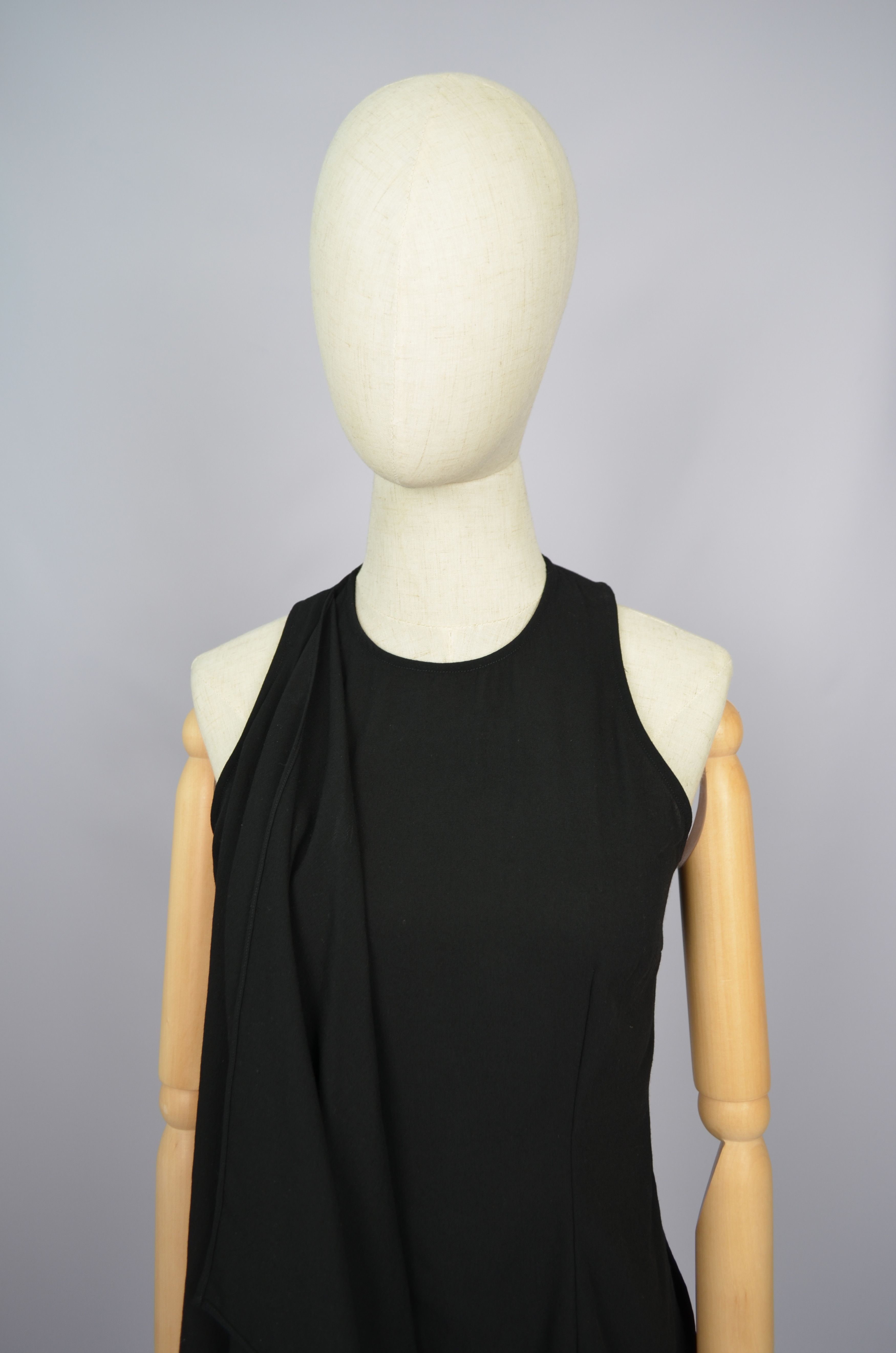 AMI × Designer AMI Wool Top Sans Manche Avec Volant Devant Top Ruffle Size S / US 4 / IT 40 - 2 Thumbnail