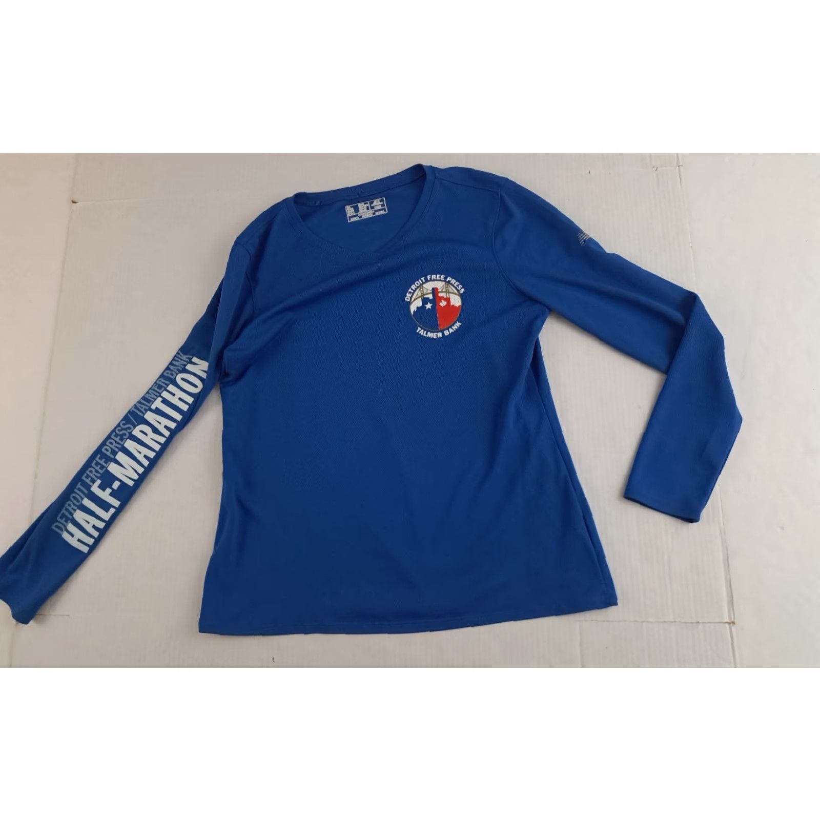 Reebok VINTAGE Detroit Free Press Half Marathon Runners Shirt Reebok Sweatshirt Long Sleeve Pullover L unisex Adults Blue 2011 Running Race Printed Size US L / EU 52-54 / 3 - 4 Thumbnail