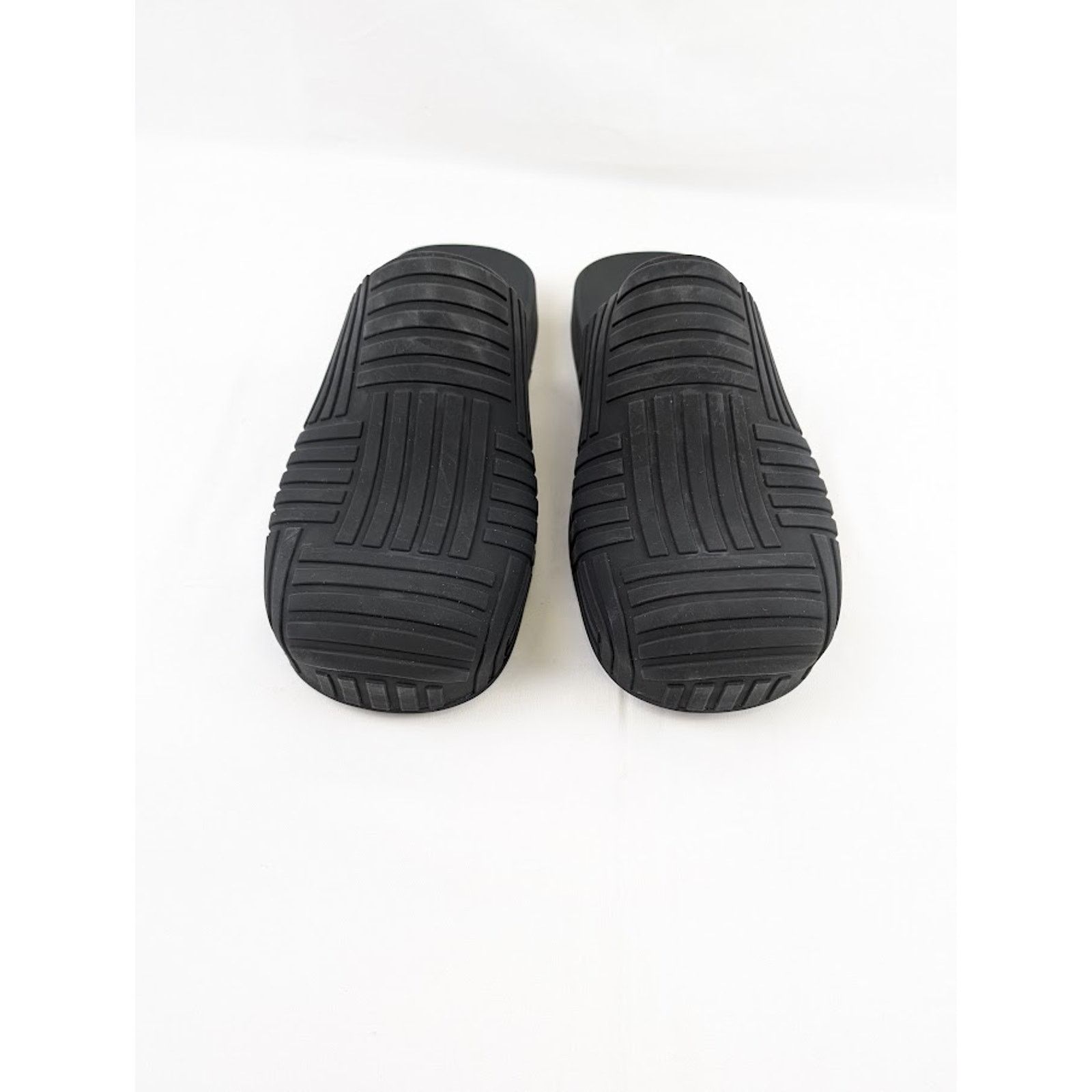 Bottega Veneta o1rshd1 Q:2 / Rubber Carpet Slider Sandal in Black Size US 12 / EU 45 - 17 Thumbnail