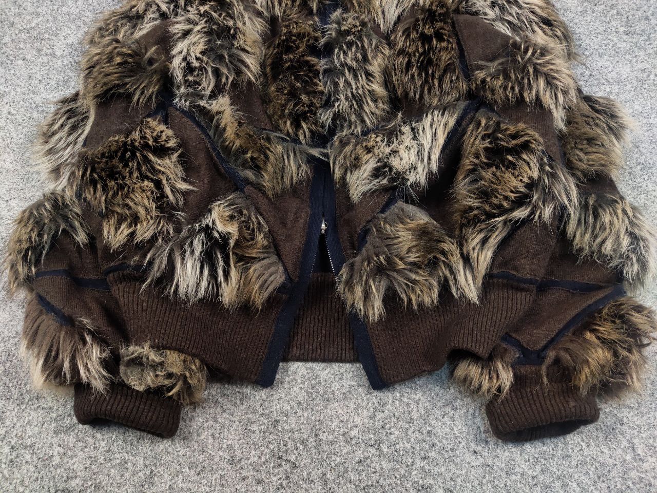 Chanel Chanel La petite veste noire Cachemire Faux Fur Jacket Size XS / US 0-2 / IT 36-38 - 10 Thumbnail