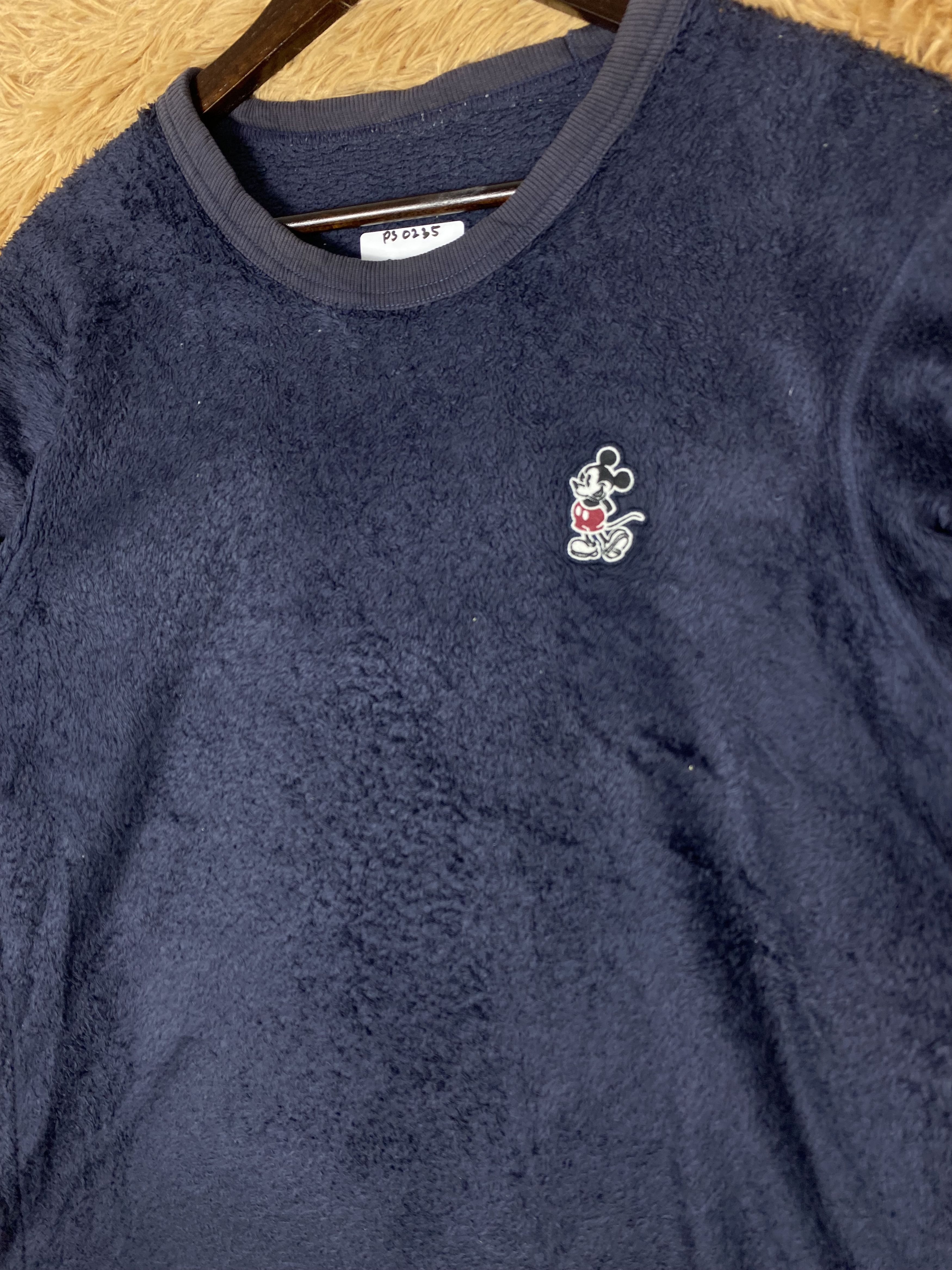 Disney × Uniqlo × Vintage Vintage Uniqlo X Disney Sweatshirts PS0235 Size US L / EU 52-54 / 3 - 3 Thumbnail