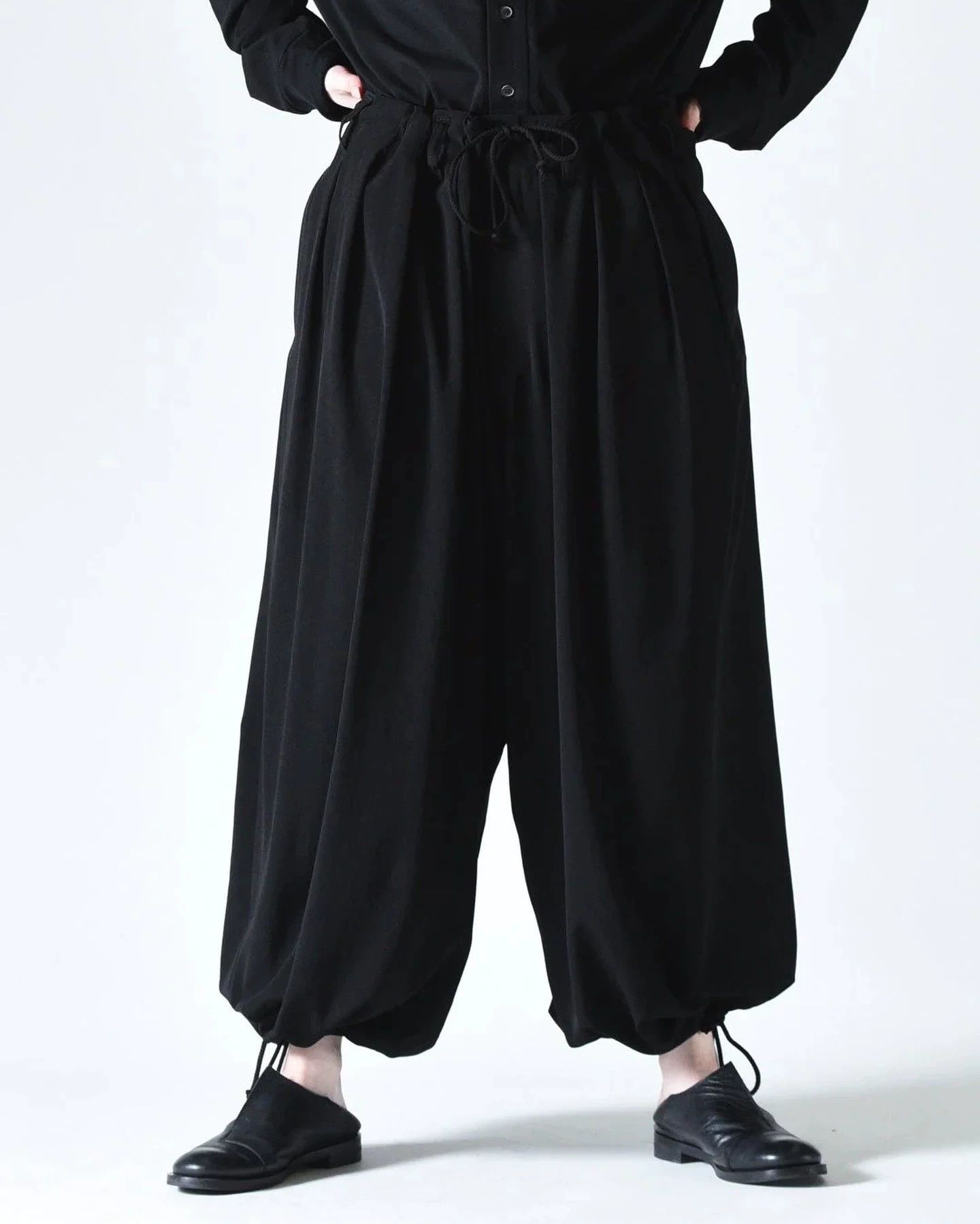 Yohji Yamamoto Yohji Yamamoto 21SS Pleated Drawstring Balloon Pants Size 2 Size US 32 / EU 48 - 4 Thumbnail