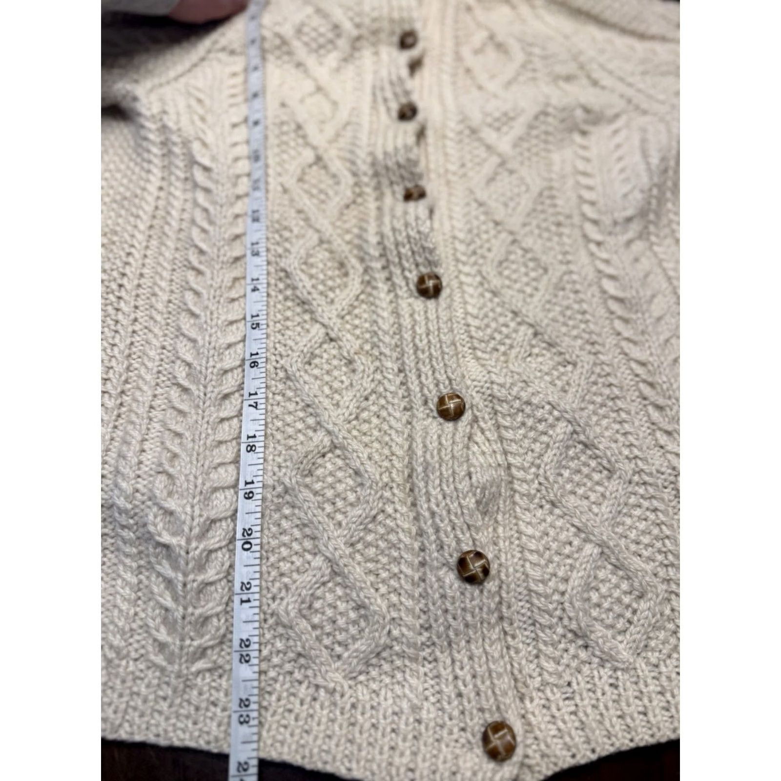 CO Bruckless Co Donegal Cardigan Shirt Women S Cream Wool Knit Raglan Crew Neck Cable Knit Button Ireland Vintage Nature Outdoor 90s Size S / US 4 / IT 40 - 7 Thumbnail