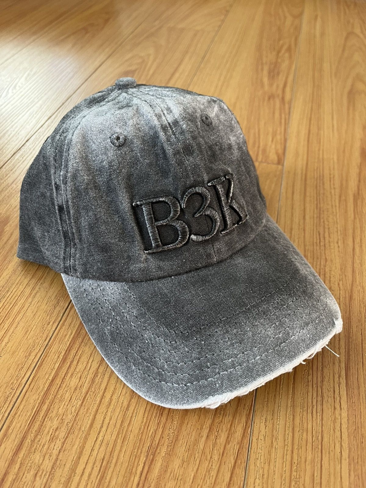 Praying Brutalismus 3000 Praying Hat Size ONE SIZE - 1 Thumbnail