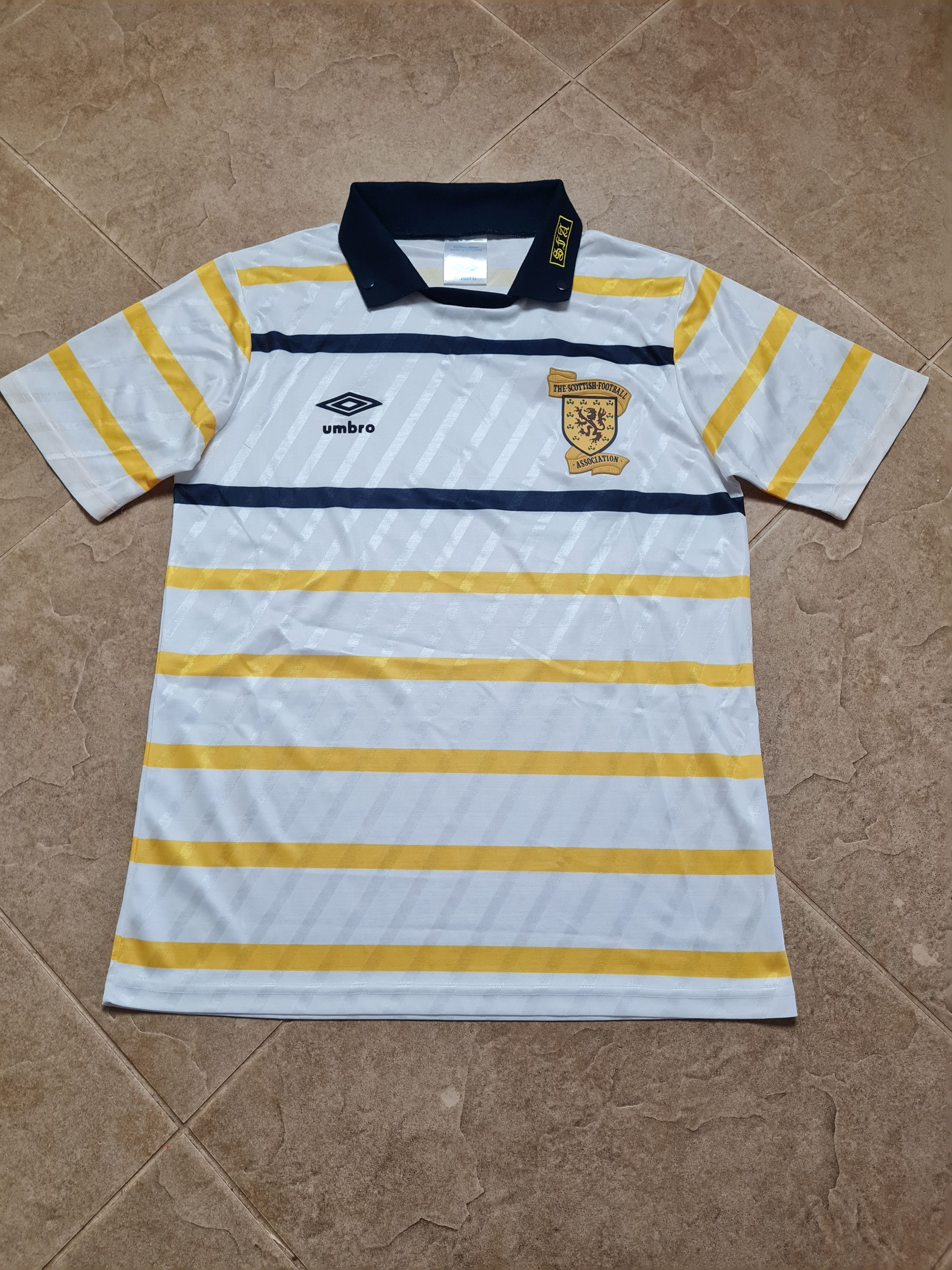 Umbro Scotland National Team Umbro 1988/89/90 Away Shirt Size US M / EU 48-50 / 2 - 9 Thumbnail