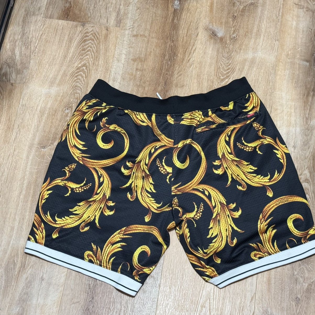 Nike × Supreme Supreme x Nike Foamposite Versace Shorts Size US 34 / EU 50 - 2 Thumbnail