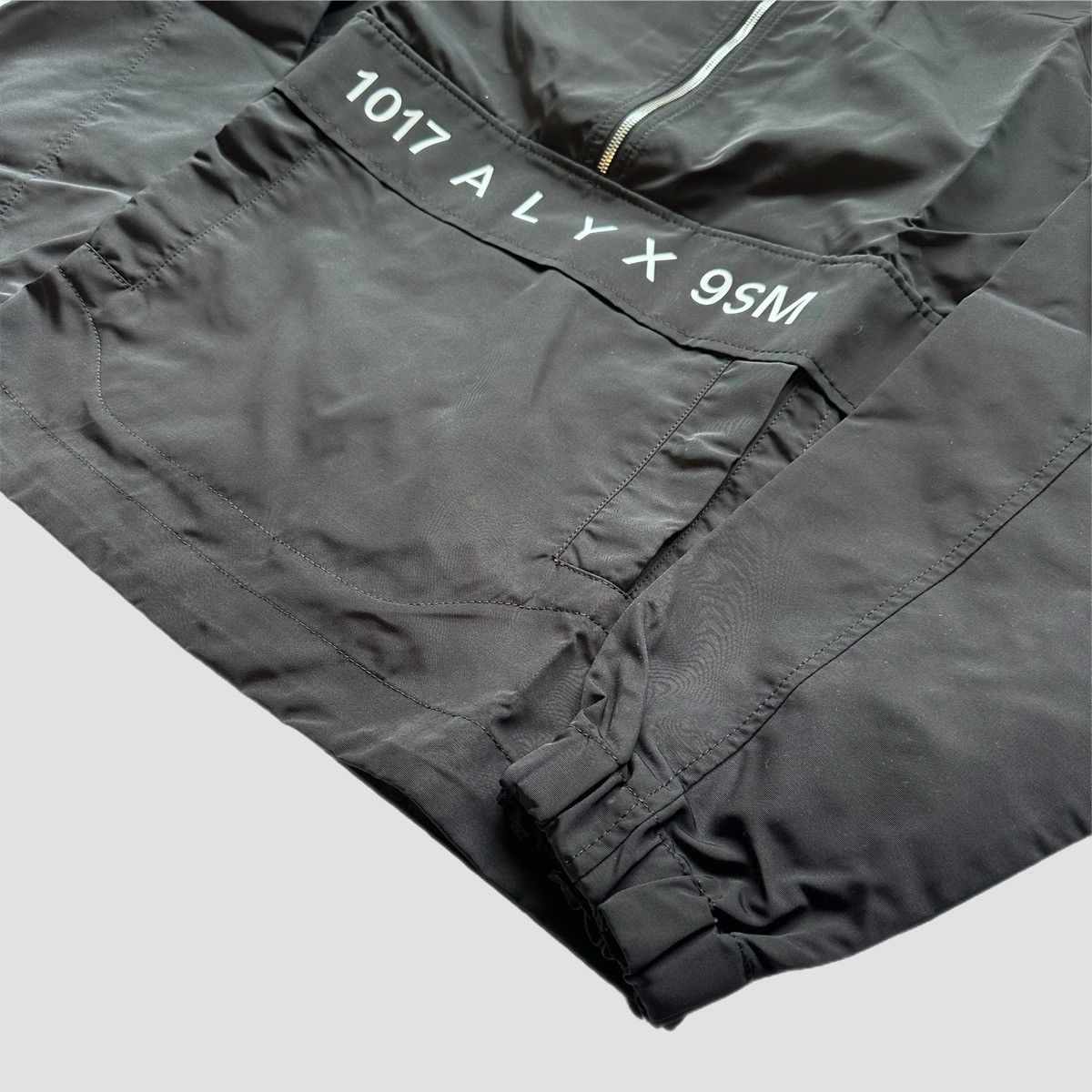 1017 ALYX 9SM 1017 ALYX 9SM Track Windbreaker Size US S / EU 44-46 / 1 - 15 Thumbnail