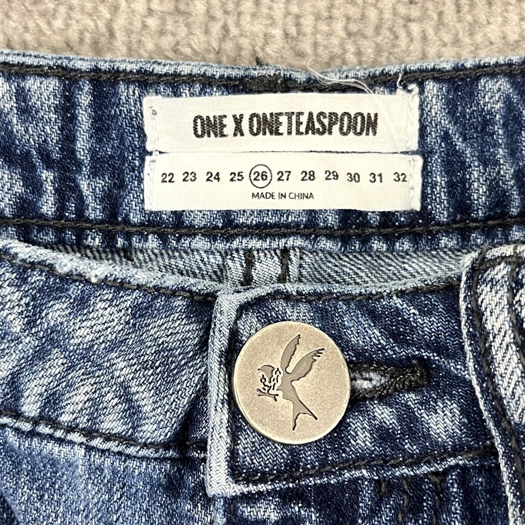 Vintage One x OneTeaspoon Bandits Jean Shorts Womens Sz 26 / 2" Blue Cuff Hem High Waist Size 26" / US 2 / IT 38 - 5 Thumbnail