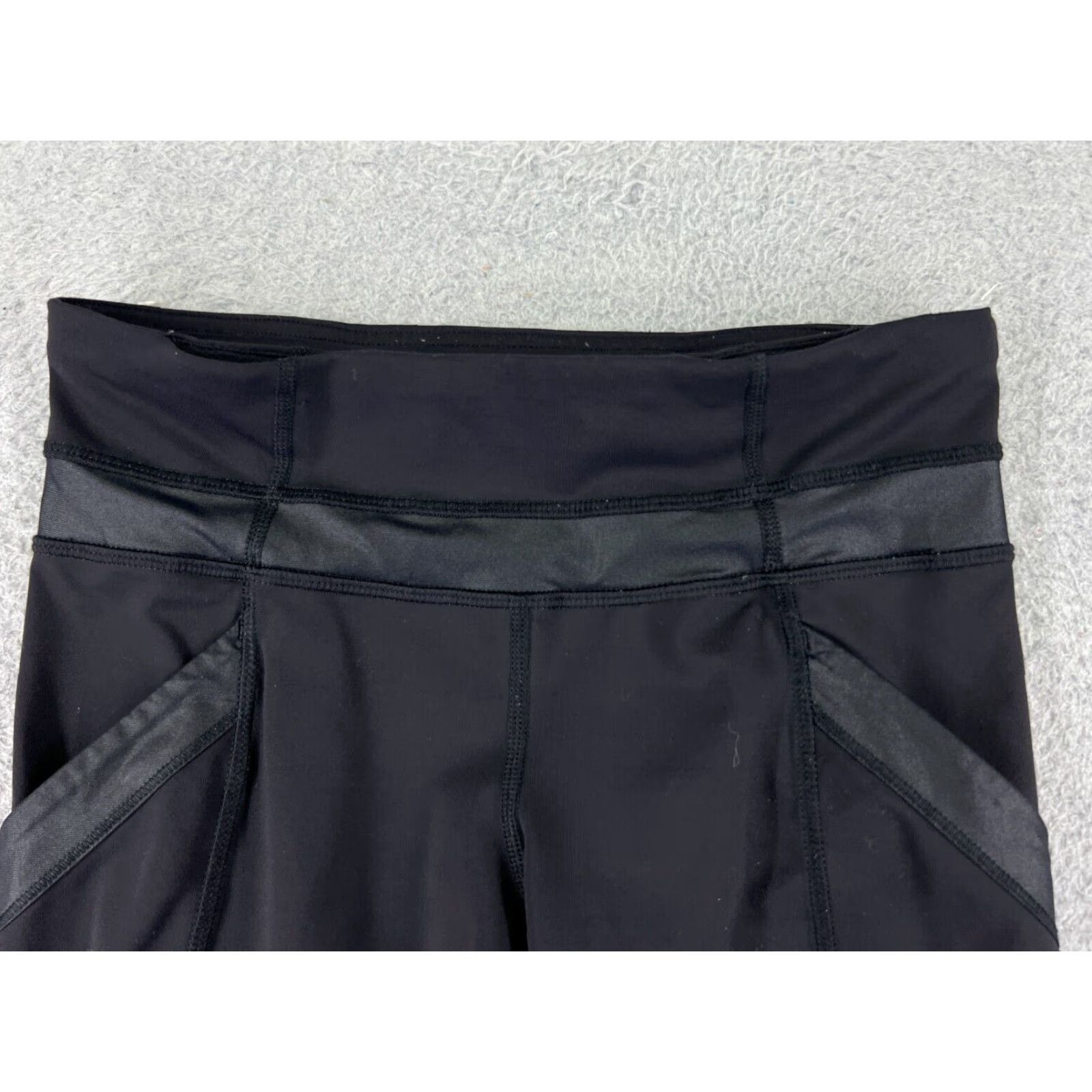 Lululemon VINTAGE Lululemon Pants Womens 4 Black Chase Me Crop II Luxtreme Fabric Run Gym W6B54S Size 27" / US 4 / IT 40 - 4 Thumbnail