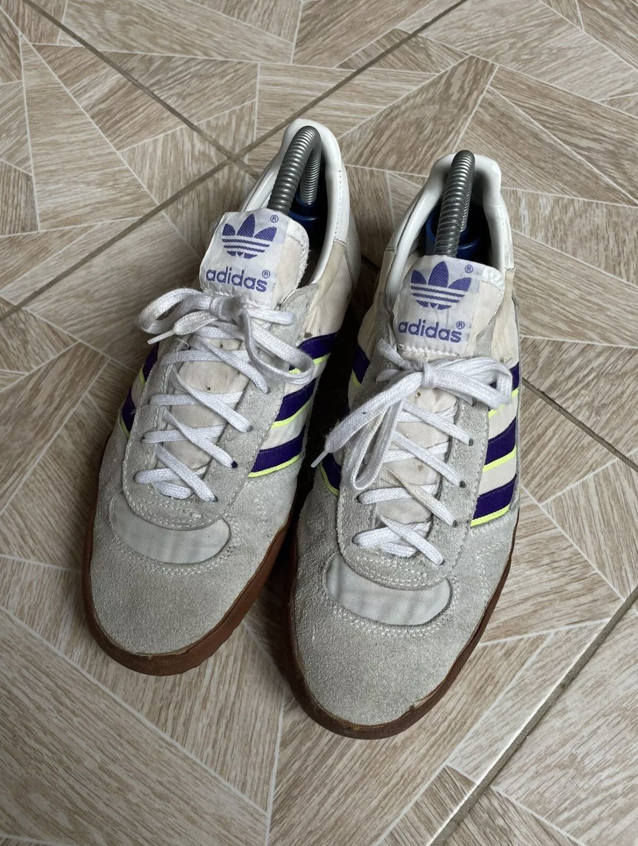 Adidas Adidas Indoor Super Size US 7 / EU 40 - 3 Thumbnail