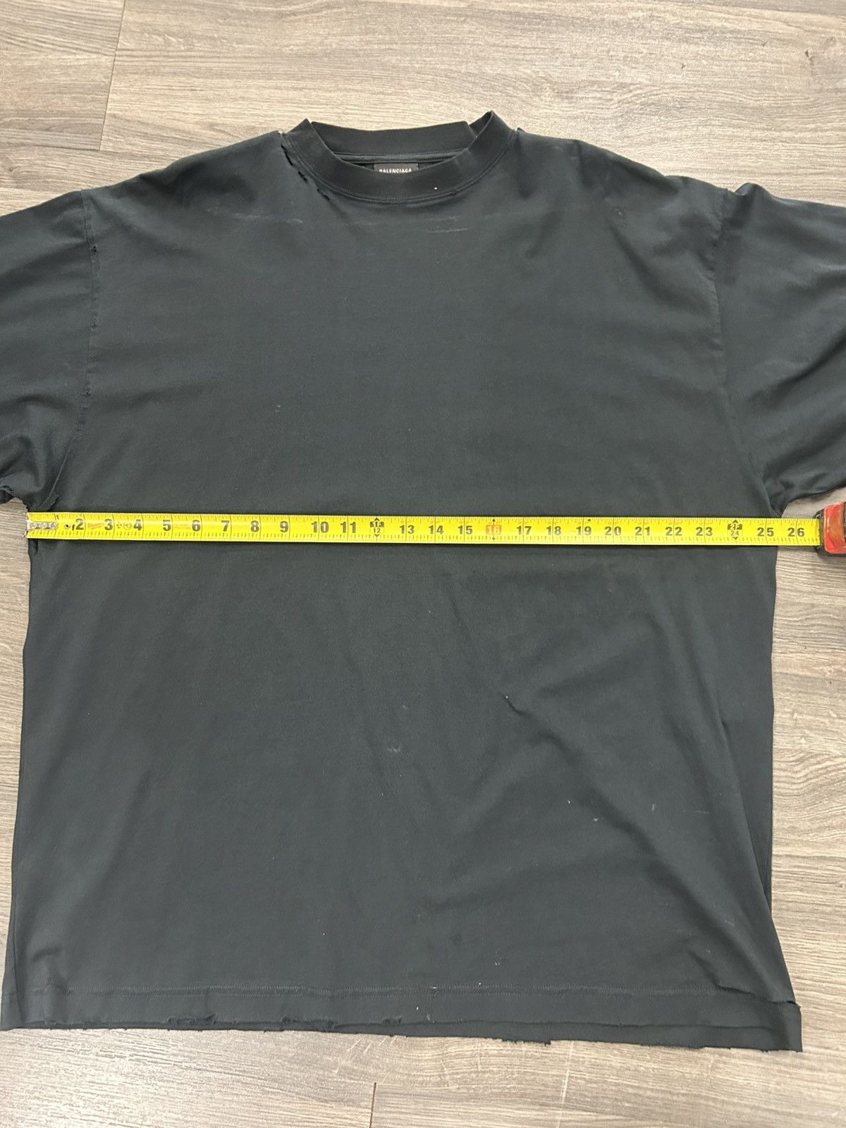 Balenciaga MEN'S SECURITY TAPE LOGO LONG SLEEVE OVERSIZED Size US S / EU 44-46 / 1 - 10 Thumbnail