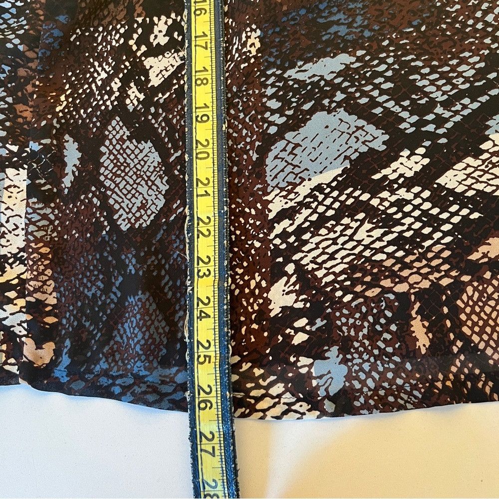 Designer Glamorous Silk Animal Snake Skin Print Blouse Medium 6 Size ONE SIZE - 5 Thumbnail