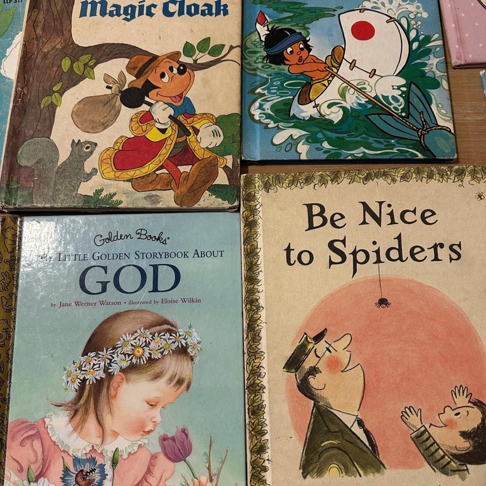 Disney Golden Book Vintage Shamu Teeny Giraffe Book Little Hiawatha Size ONE SIZE - 1 Thumbnail