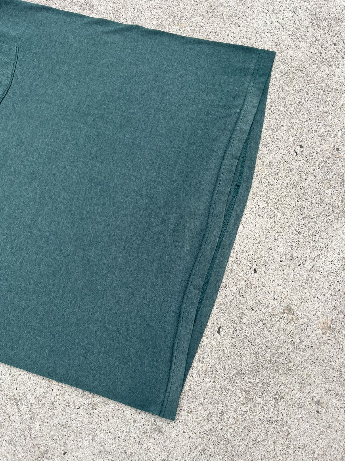 Vintage Vintage 70’s Fruit of the Loom Blank Faded T-Shirt Size US M / EU 48-50 / 2 - 4 Thumbnail
