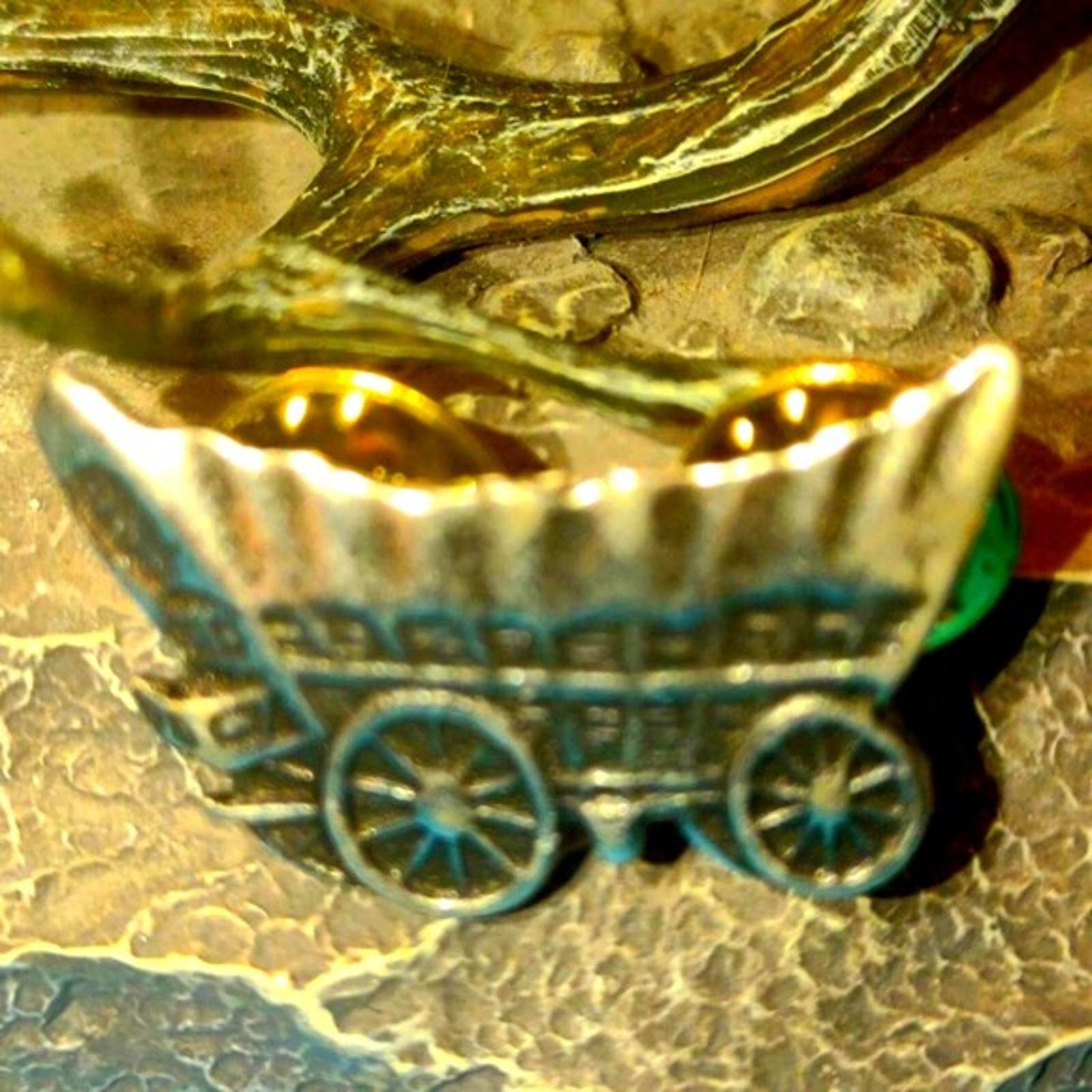Vintage Beautiful pewter covered wagon brooch Size ONE SIZE - 1 Preview
