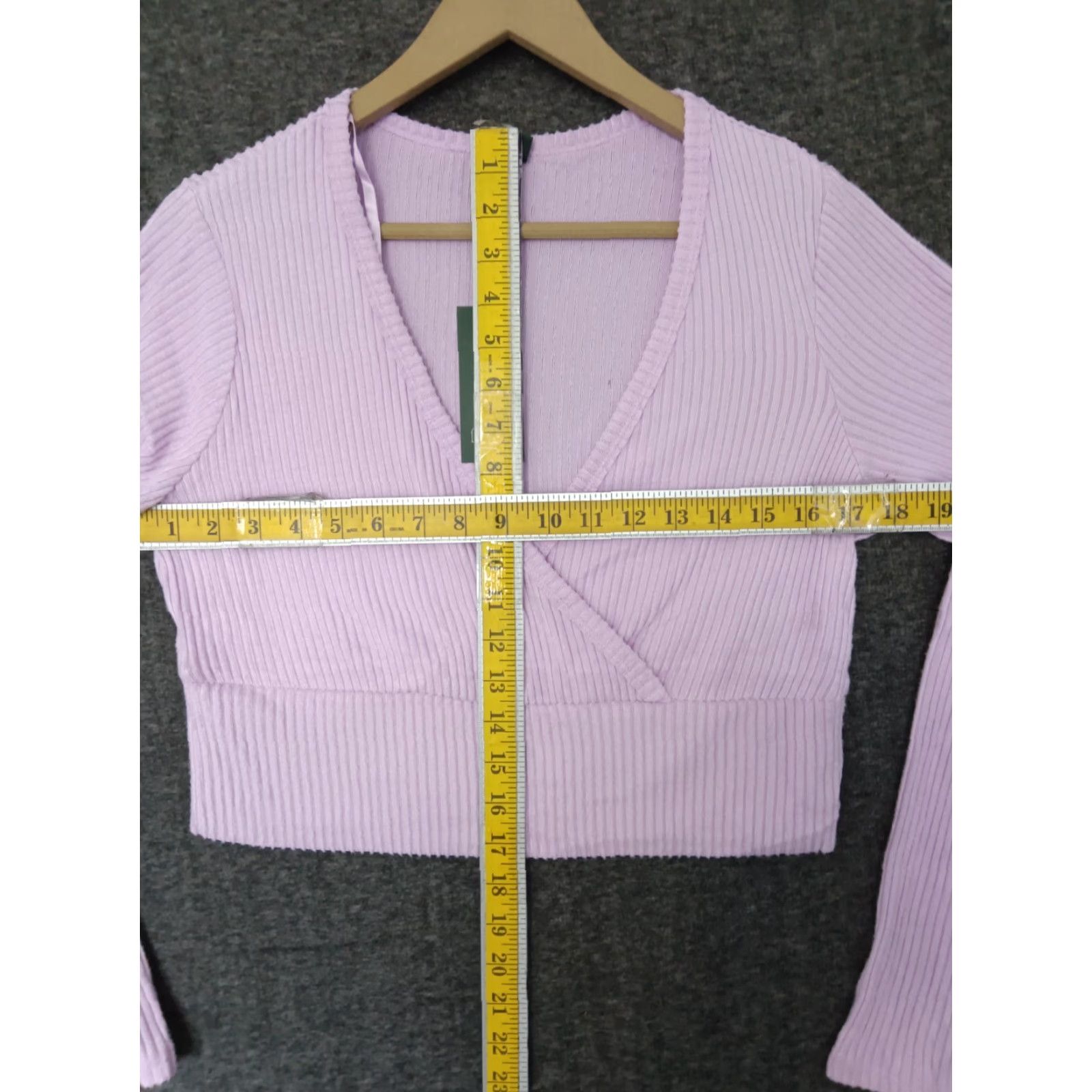 Vintage Wild Fable Women's T-Shirt Cropped Long Sleeve Lavender XL Ribbed V-Neck Top Size XL / US 12-14 / IT 48-50 - 4 Thumbnail