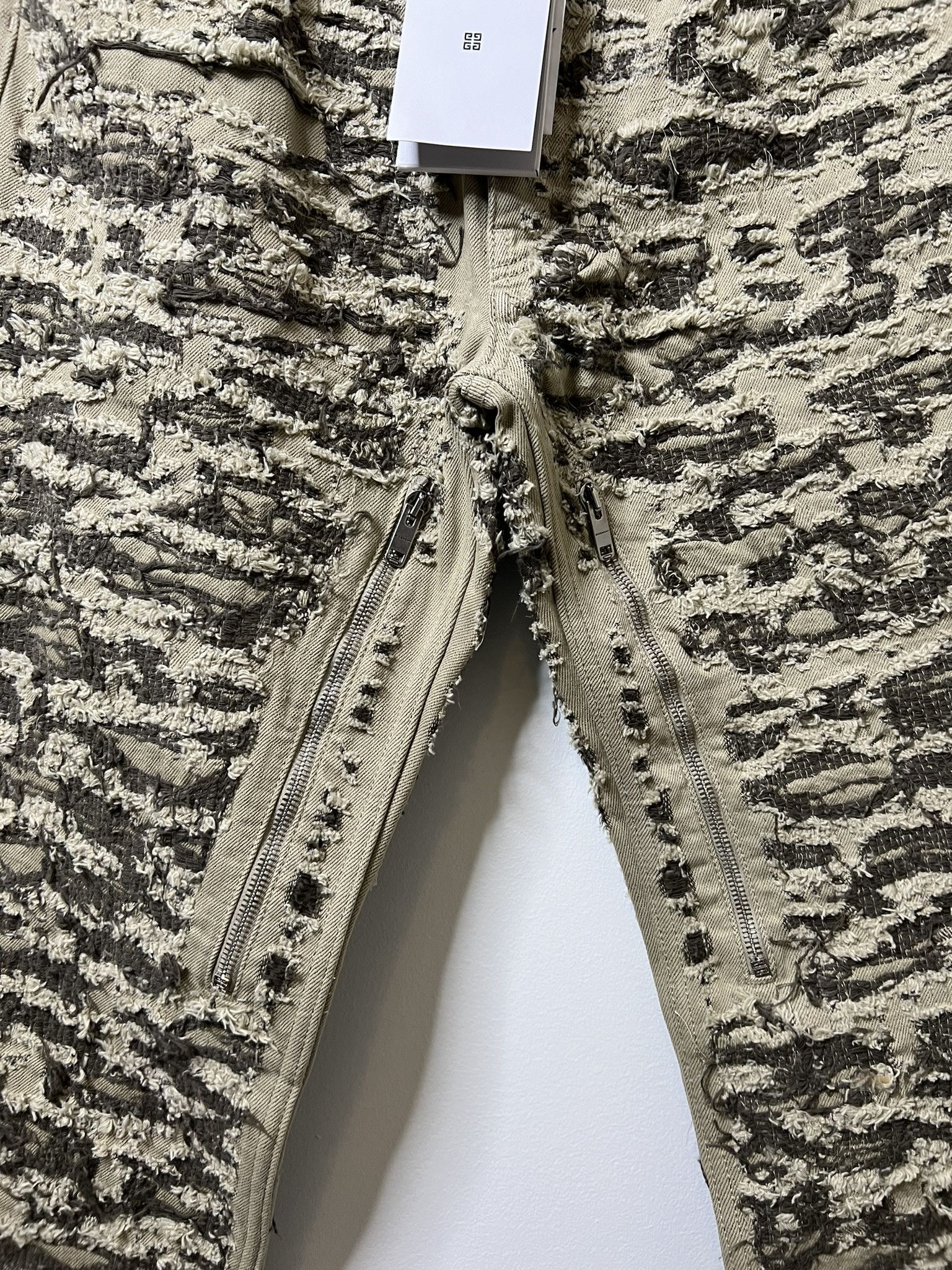 Givenchy Givenchy Destroyed Boro Camo Denim sz 32 Size US 32 / EU 48 - 2 Thumbnail
