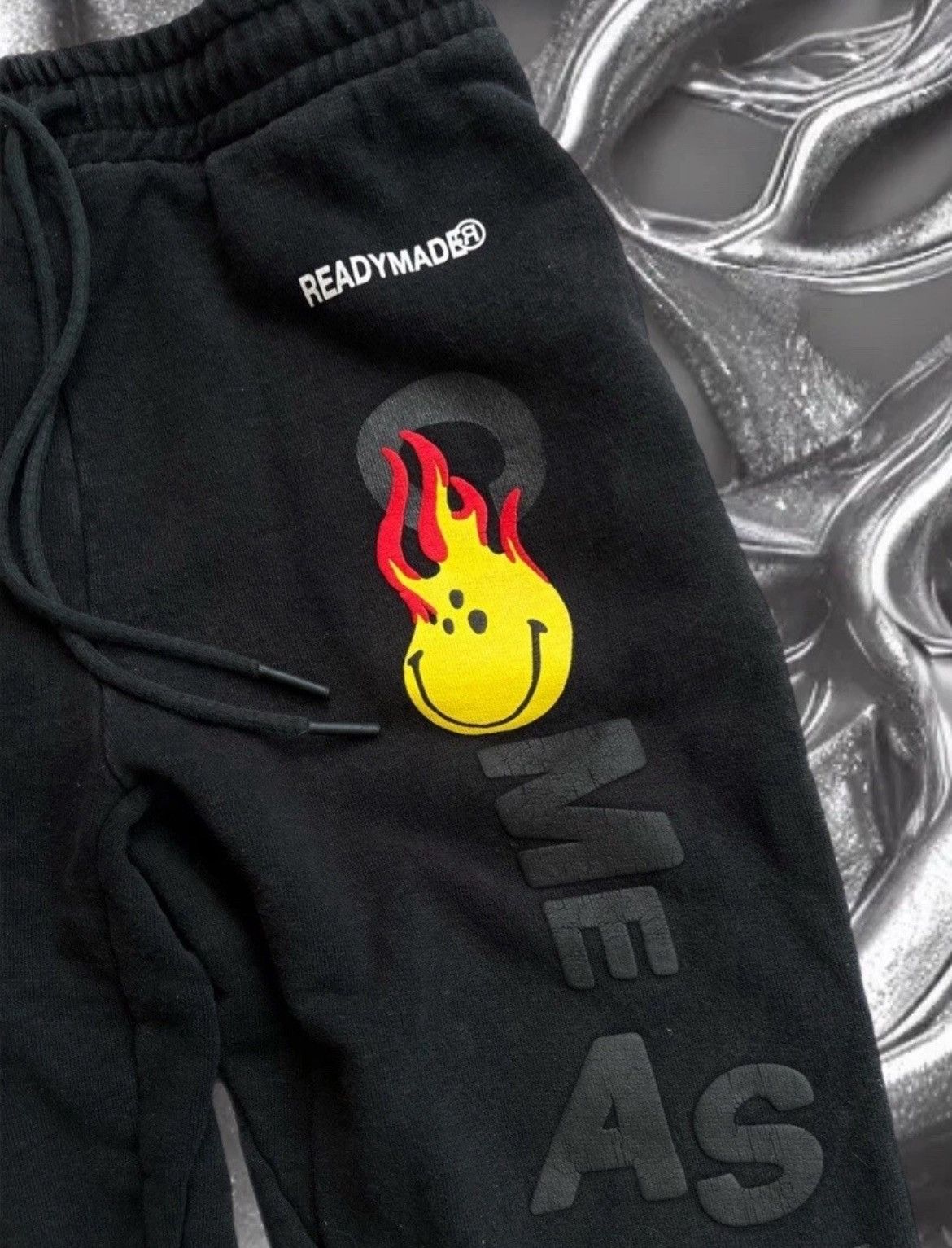 READYMADE READYMADE®⚡️Size M Come as you are Flaming smiley sweat pants Size US 32 / EU 48 - 2 Thumbnail