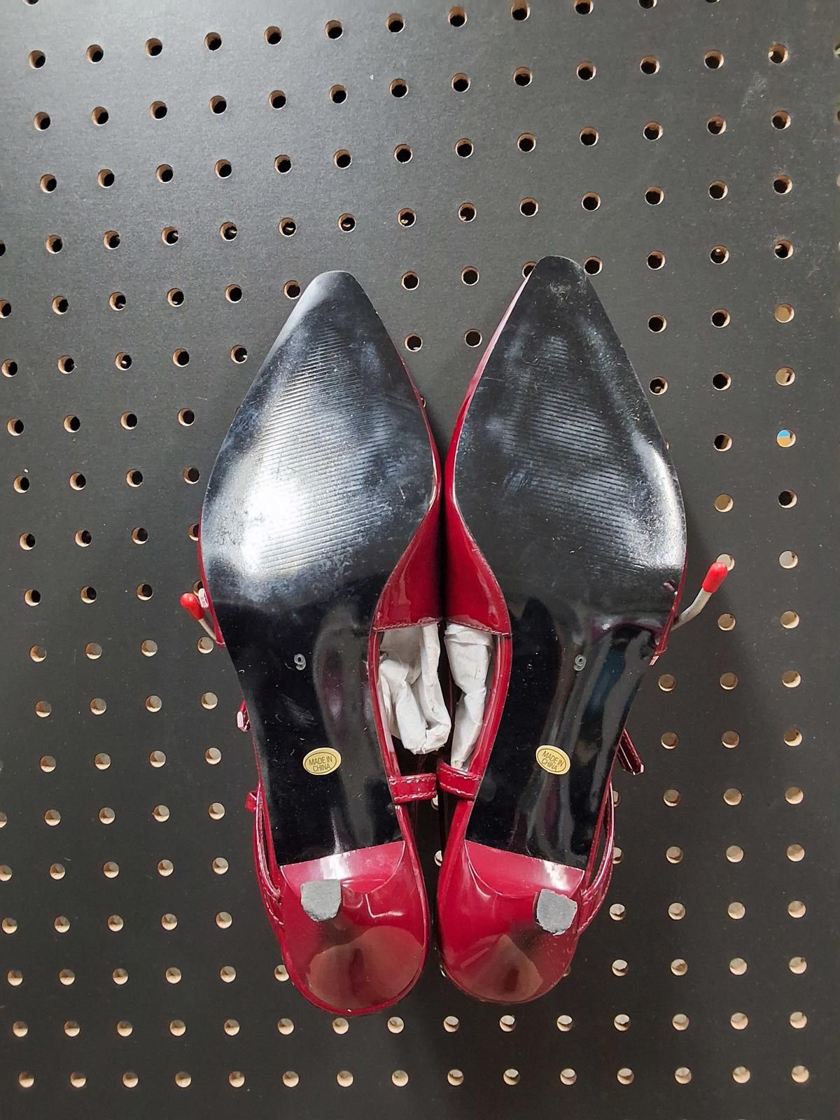 Unknown London Stunning Red Patent Kitten Heels - Act Fast! Size US 7.5 / IT 37.5 - 4 Thumbnail