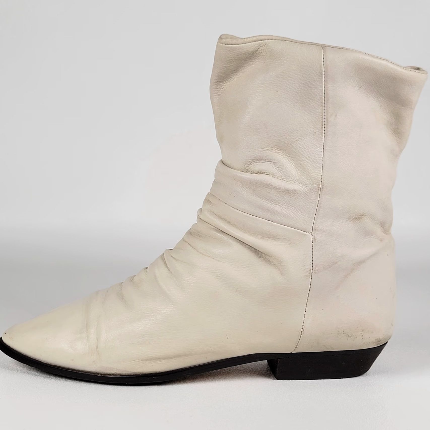 Naturalizer VINTAGE Naturalizer Boots Women's Leather Ankle Boots 8M Beige Almond Toe Block Heel Mid 2-2.9 in Fall Winter Spring Nature 1980s Women Boots Size US 6 / IT 36 - 7 Thumbnail