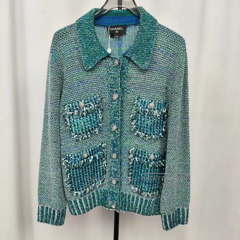 Chanel Chanel Tweed 23p sequin knitwear coat Size XS / US 0-2 / IT 36-38 - 1 Thumbnail