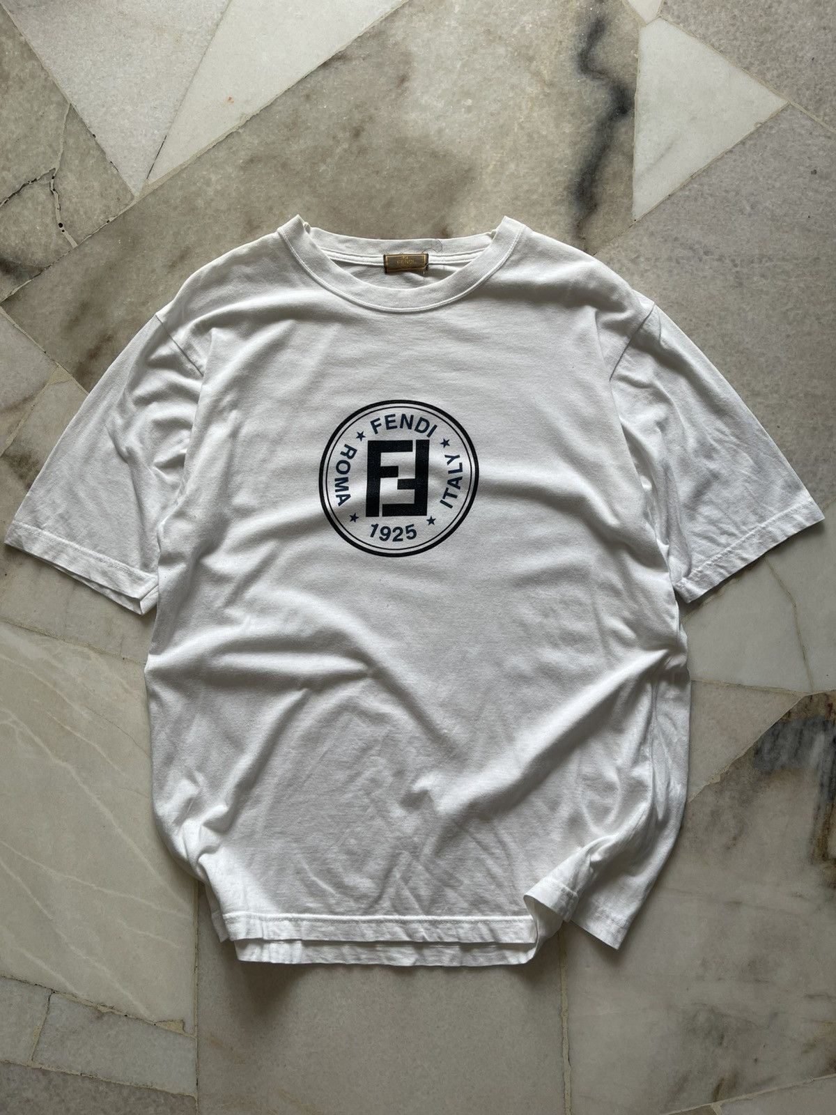 Fendi Vintage Fendi Circle Logo Tee Size US M / EU 48-50 / 2 - 6 Thumbnail