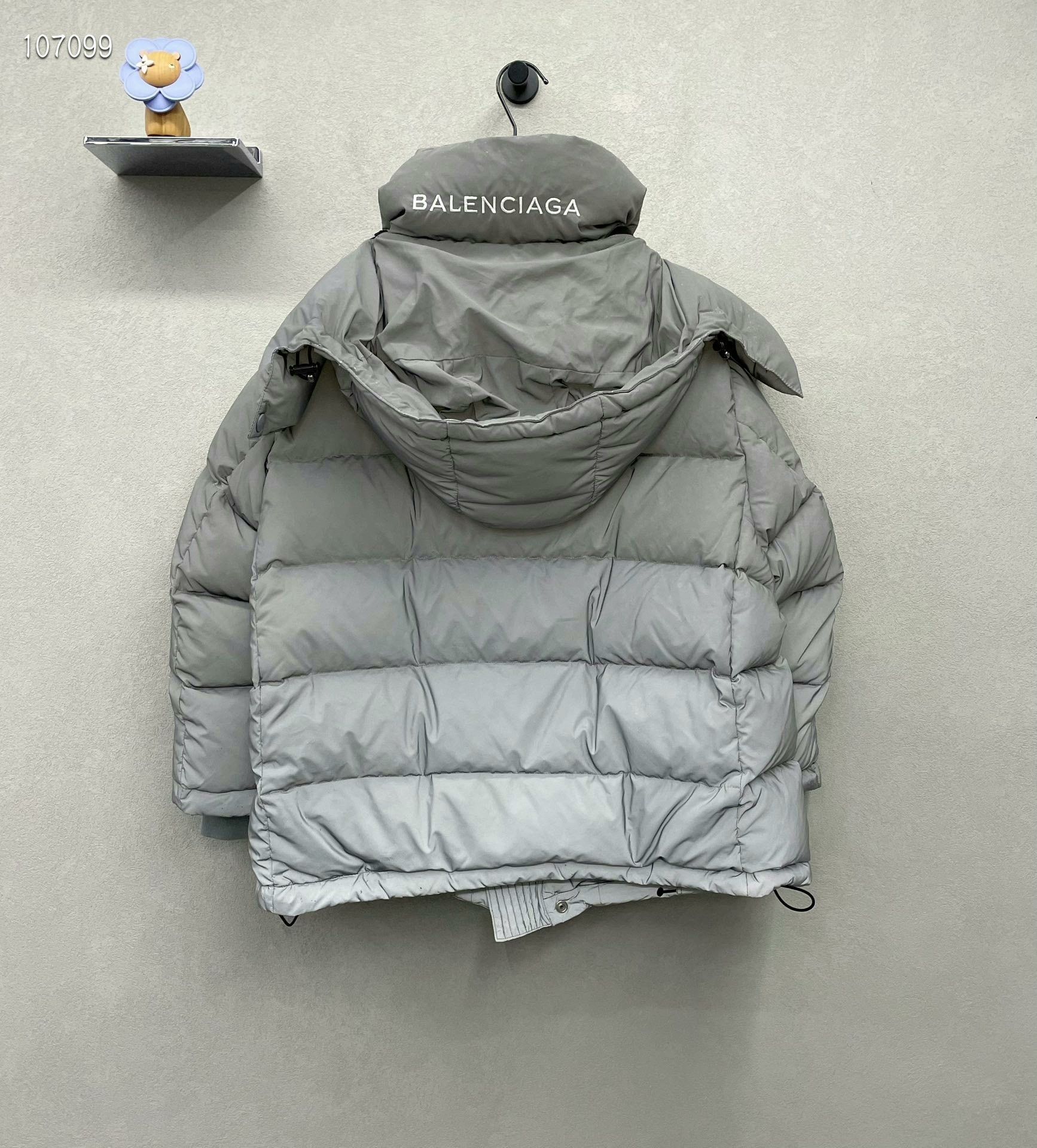 Balenciaga Balenciaga grey reflective down jacket 2501-Nextarrow Size XXL / US 16-18 / IT 52-54 - 2 Thumbnail