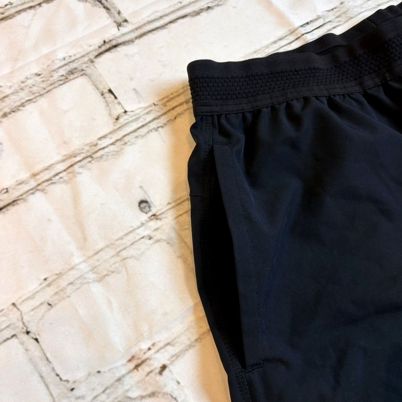 Fabletics Fabletics The Fundamental Shorts Athletic Men's 7" Black Unlined Gray Polyester Spandex Pockets Drawstring Regular M Size US 33 - 3 Thumbnail