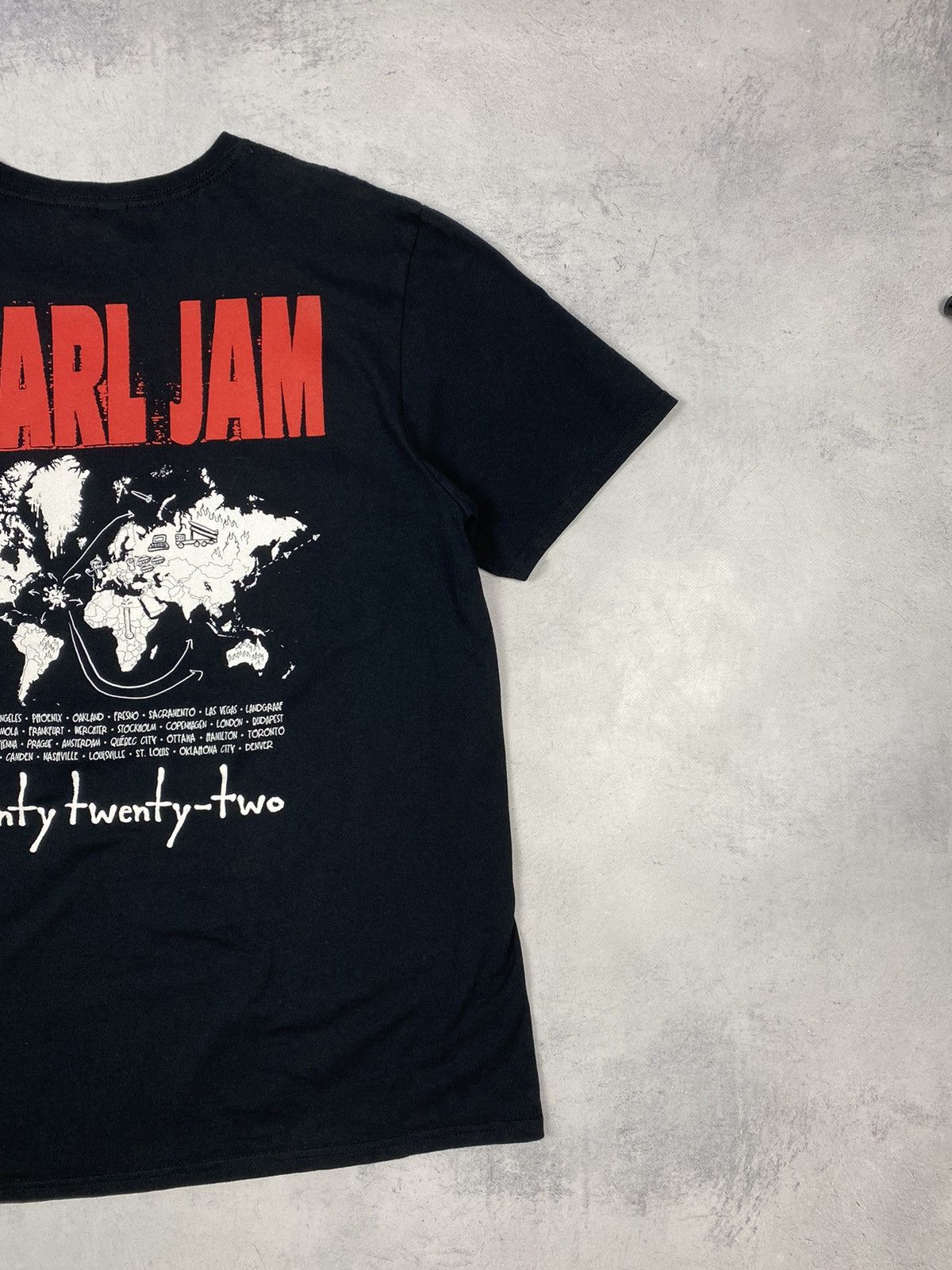 Band Tees Pearl Jam Tour 2022 Black Don't Give Up Crew Neck T Shirt Size US L / EU 52-54 / 3 - 12 Thumbnail