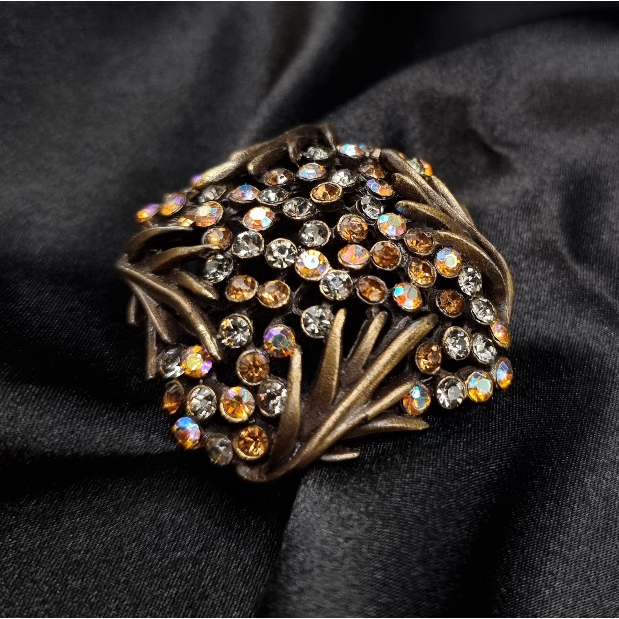 Vintage Vintage KARU Signed Brooch Floral Design With Rhinestones & Size ONE SIZE - 3 Thumbnail