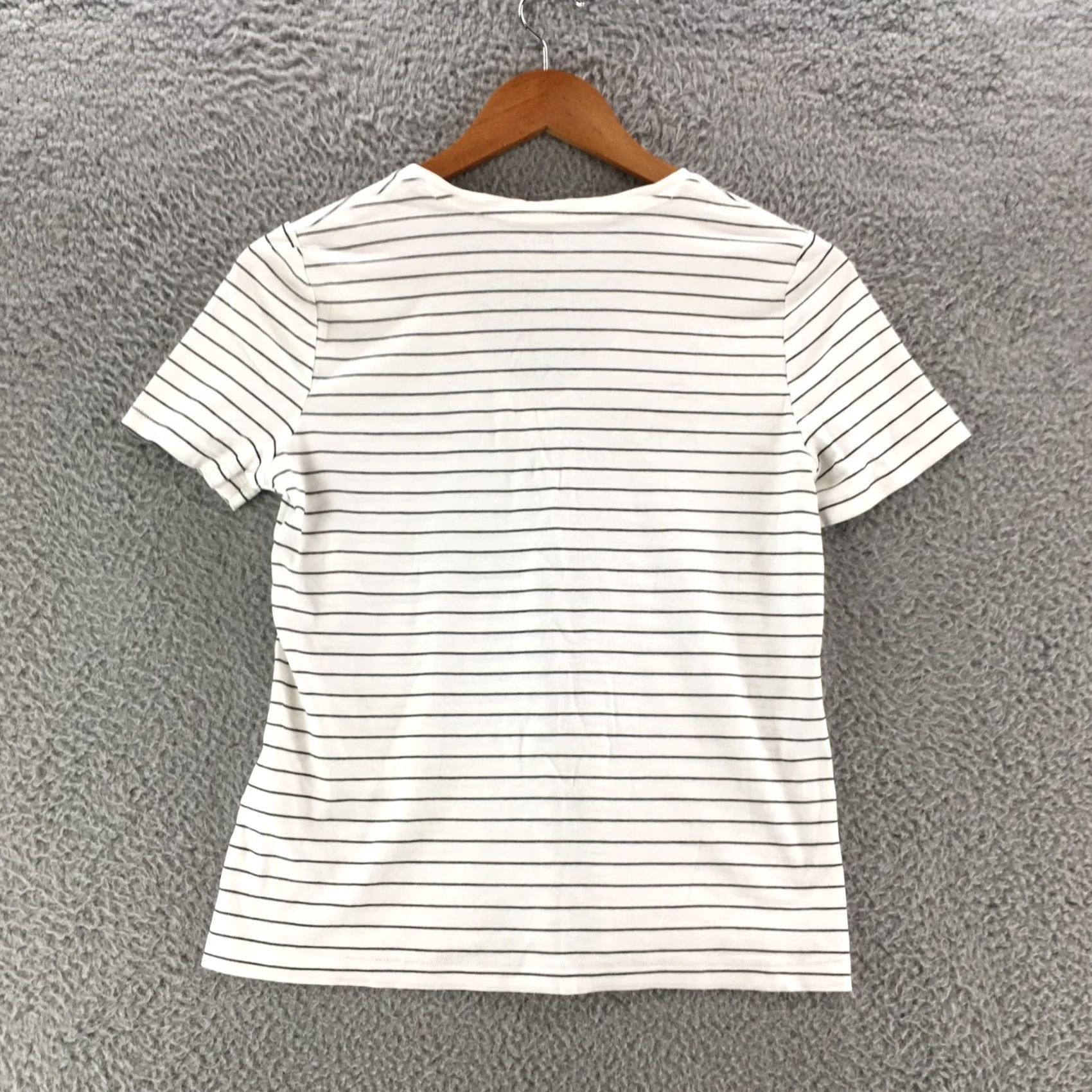 Banana Republic Banana Republic Tee Tshirt Womens Small White Striped Cotton Luxe Touch V-Neck Shirt Womens Small White Striped Cotton Luxe Touch V-Neck Size S / US 4 / IT 40 - 6 Thumbnail