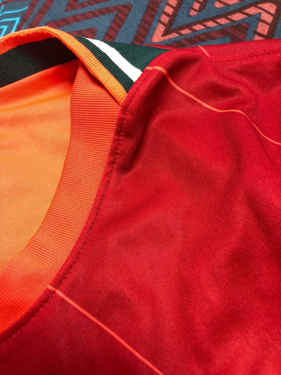 Nike T-Shirt Nike logo L.F.C. red Y2K Vintage Jerseys Size US S / EU 44-46 / 1 - 15 Thumbnail