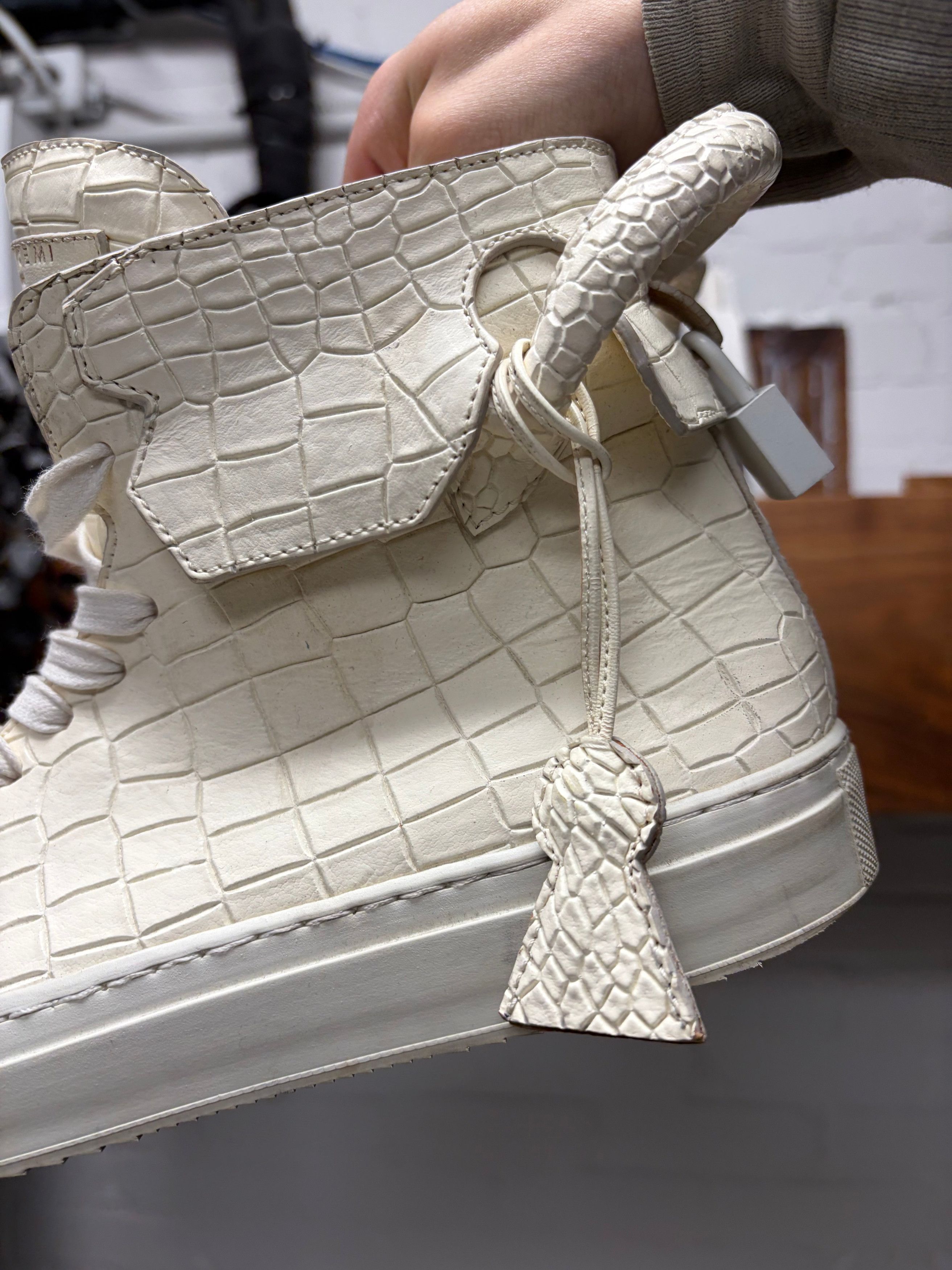Buscemi Buscemi x En Noir Croc Embossed Cream White Leather High Top Sneakers Size US 9 / EU 42 - 2 Thumbnail