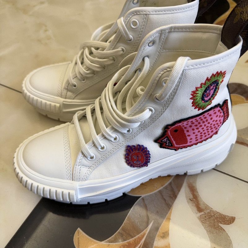 Louis Vuitton Louis Vuitton White High-Top Casual Sneakers Size US 6 / IT 36 - 1 Thumbnail