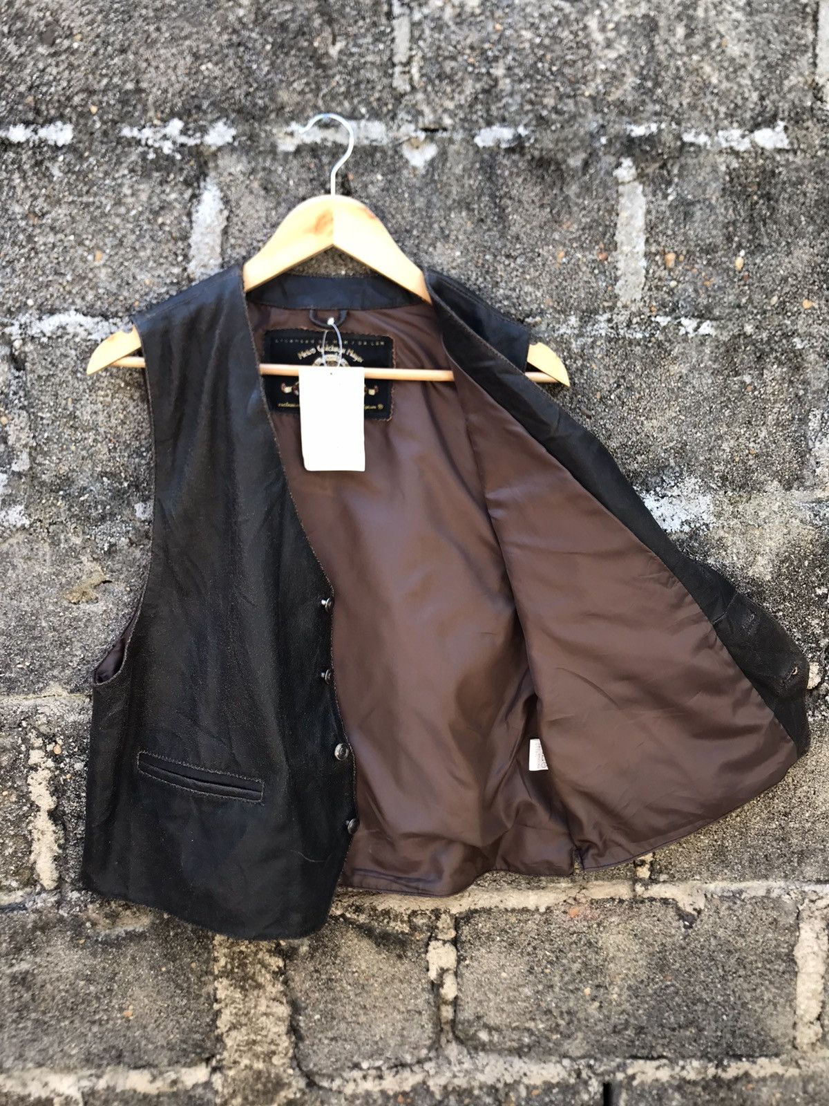 Leather × Universal Studios Vintage Metro Goldwyn Mayer Button Leather Vest Size US L / EU 52-54 / 3 - 7 Thumbnail