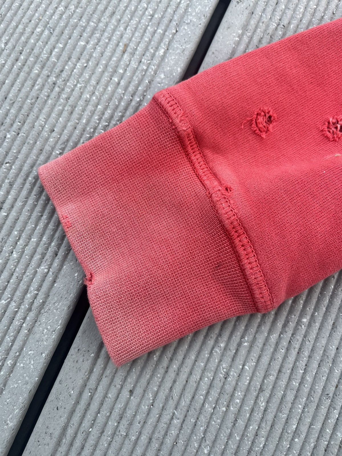 Dsquared2 Vintage Dsquared Red Sunfaded / Distressed Sweatshirt Size US M / EU 48-50 / 2 - 7 Thumbnail